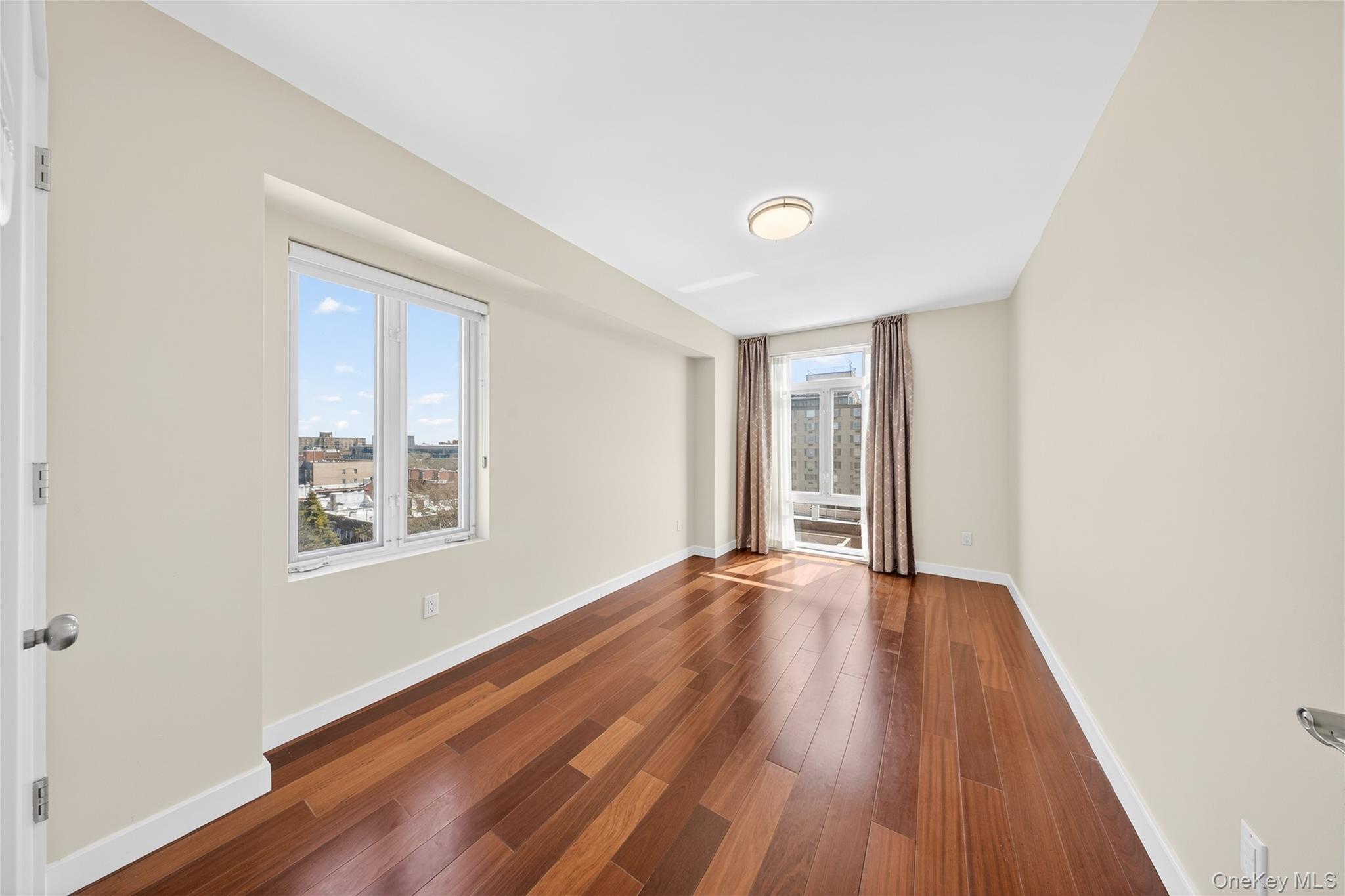 Condo 37th  Queens, NY 11354, MLS-981961-9