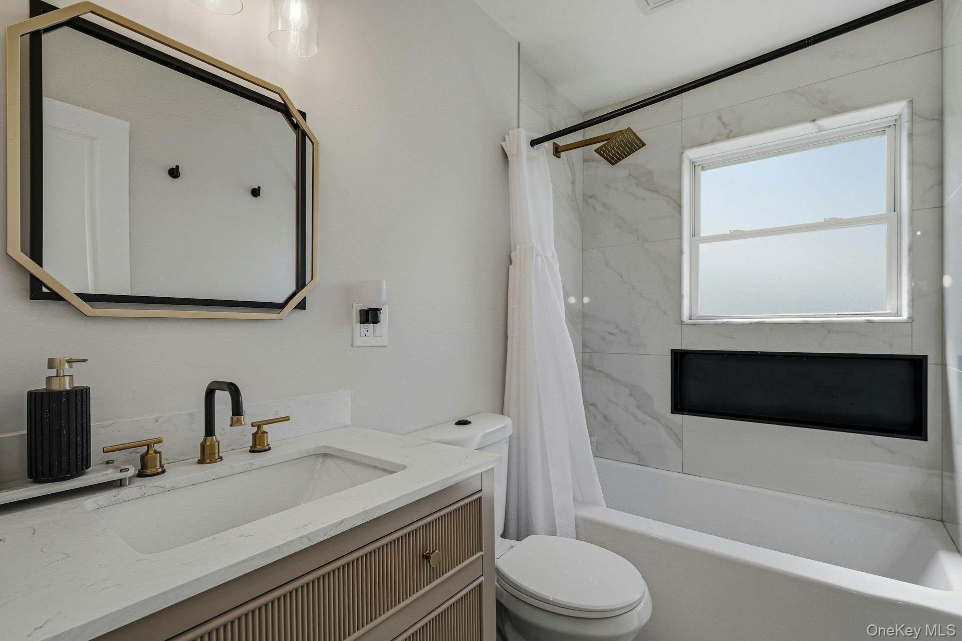 Single Family Sipp  Suffolk County, NY 11763, MLS-981970-19