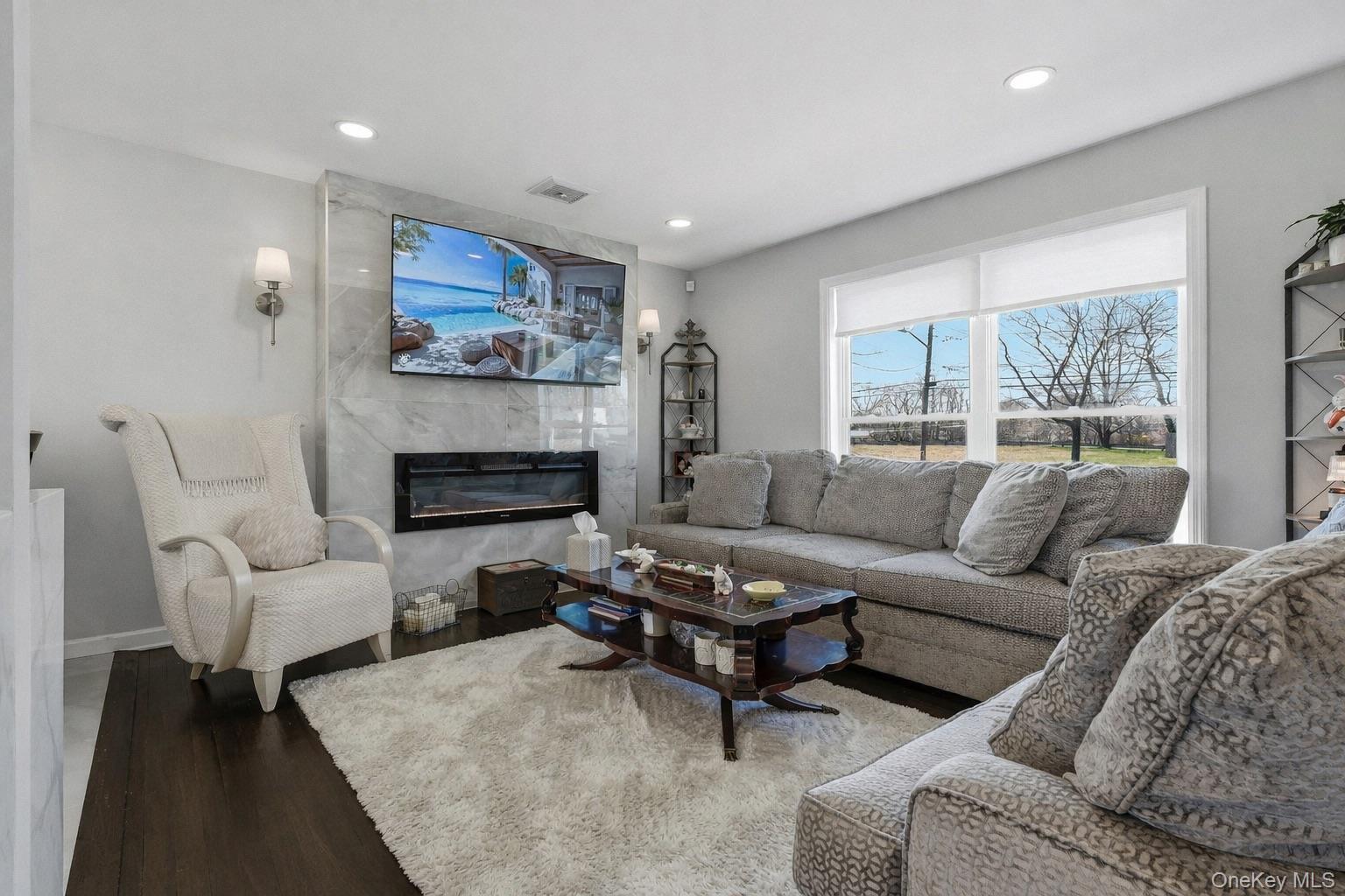 Single Family Sipp  Suffolk County, NY 11763, MLS-981970-8