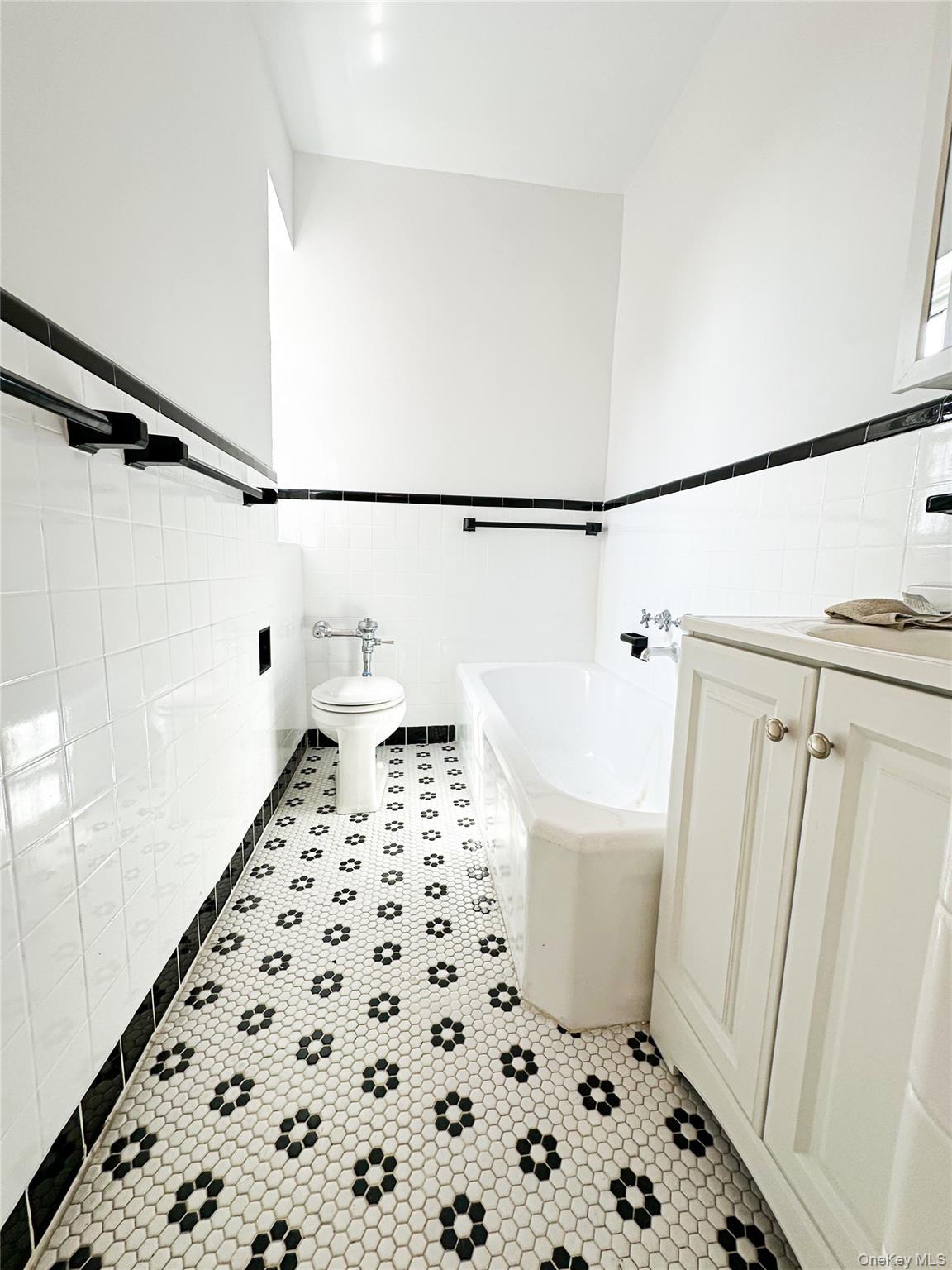 Coop 78th  Queens, NY 11372, MLS-981975-7