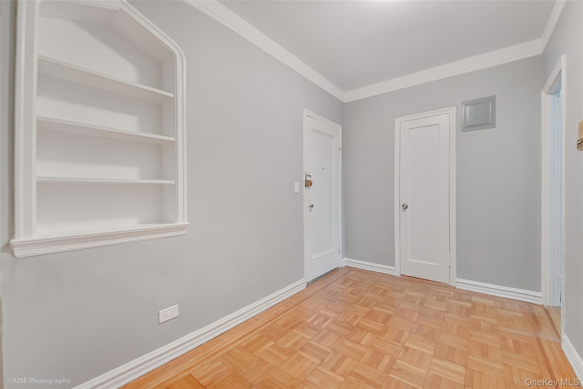 Condo 41st  Queens, NY 11104, MLS-981981-8