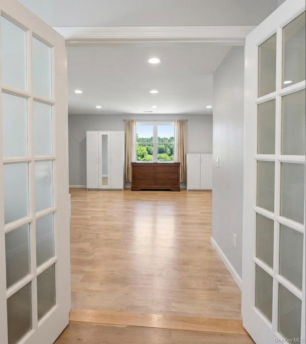 Single Family Manor Lane  Suffolk County, NY 11790, MLS-981985-8