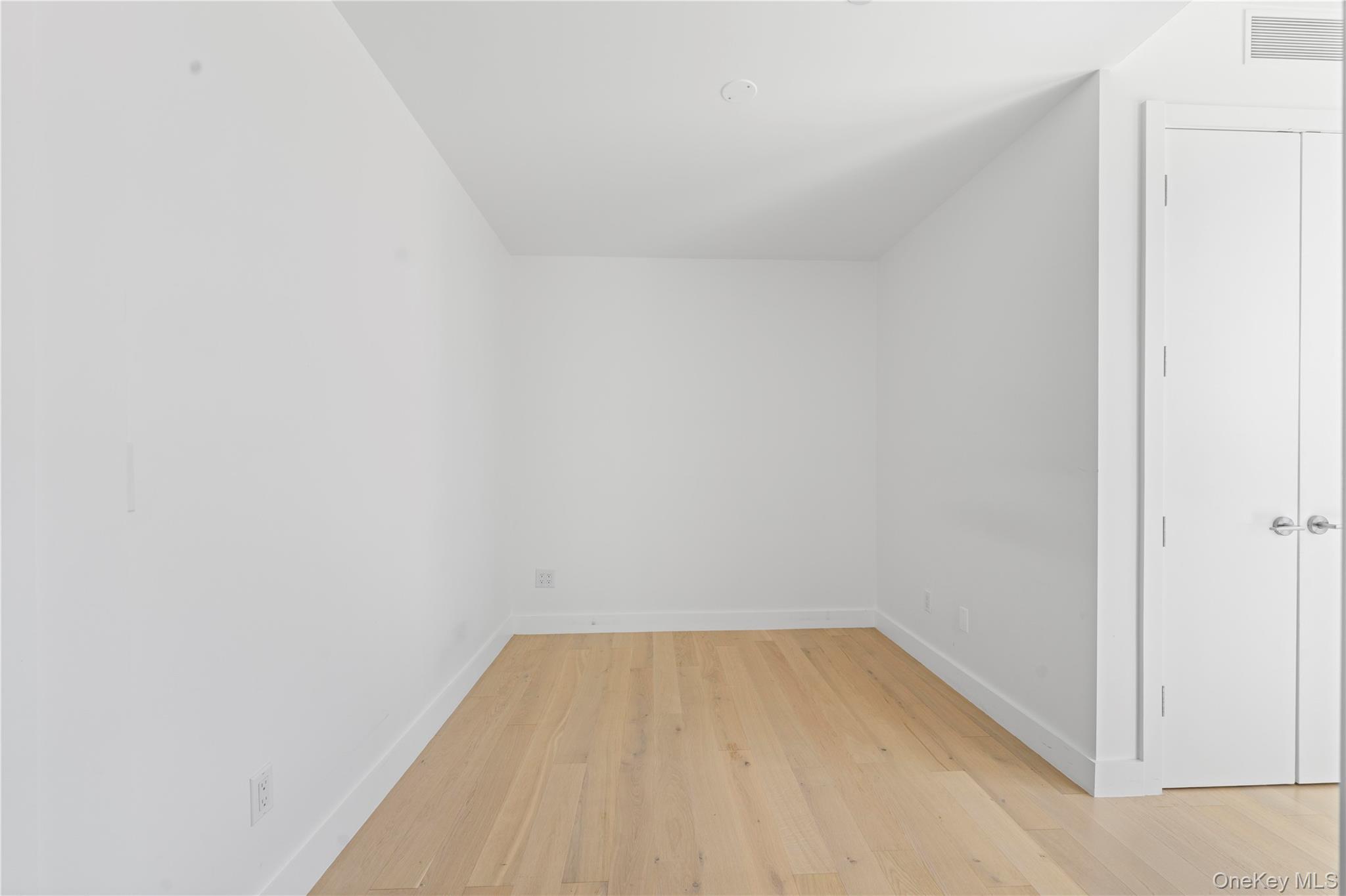 Condo Maple  Queens, NY 11355, MLS-982004-10