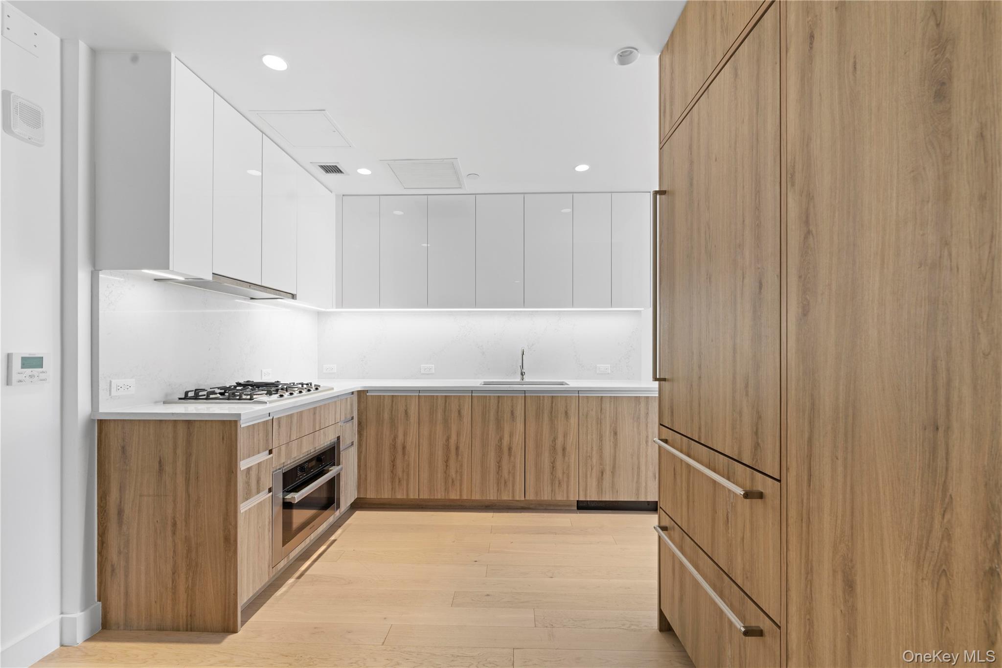 Condo Maple  Queens, NY 11355, MLS-982004-3