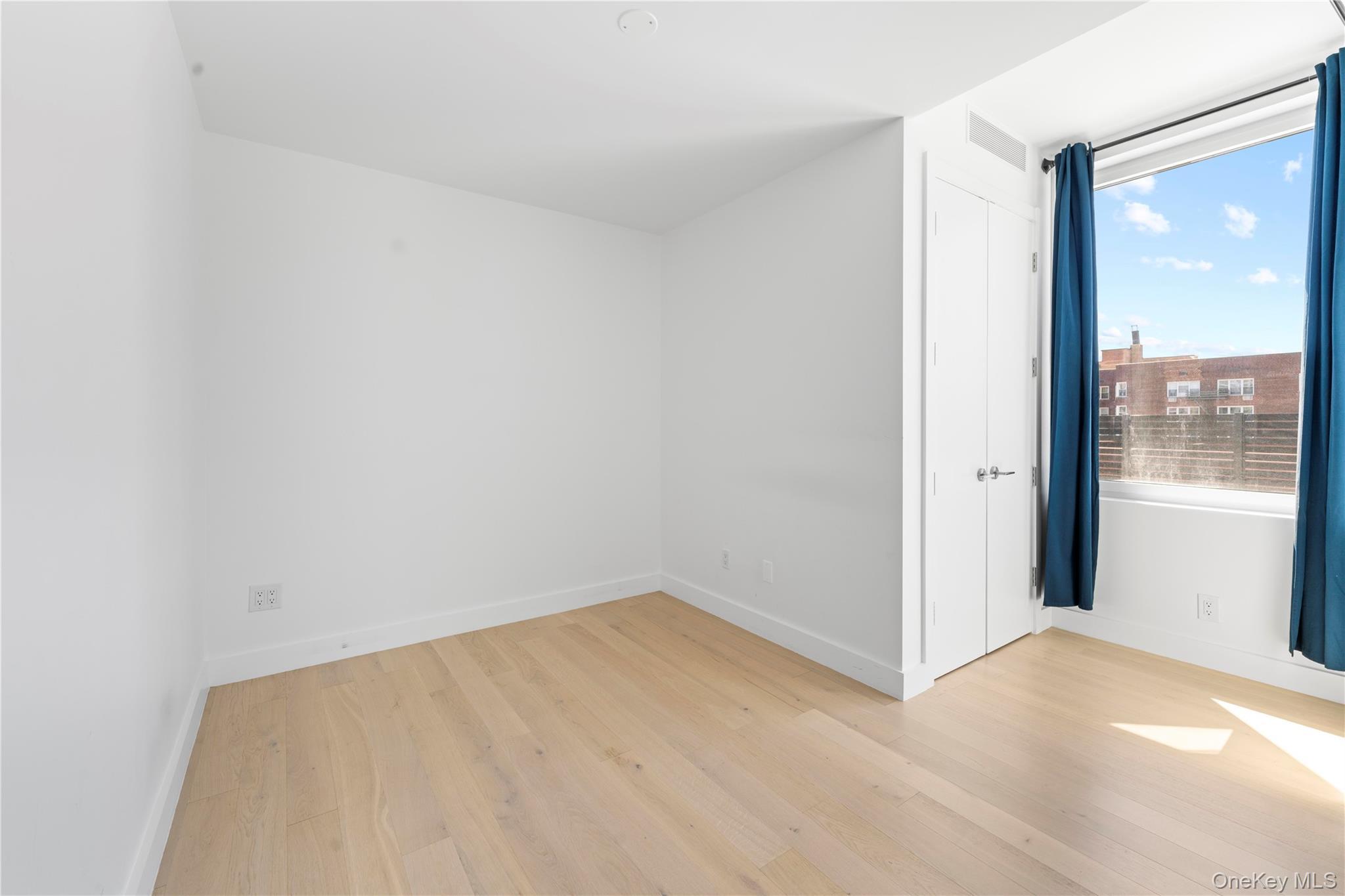 Condo Maple  Queens, NY 11355, MLS-982004-6