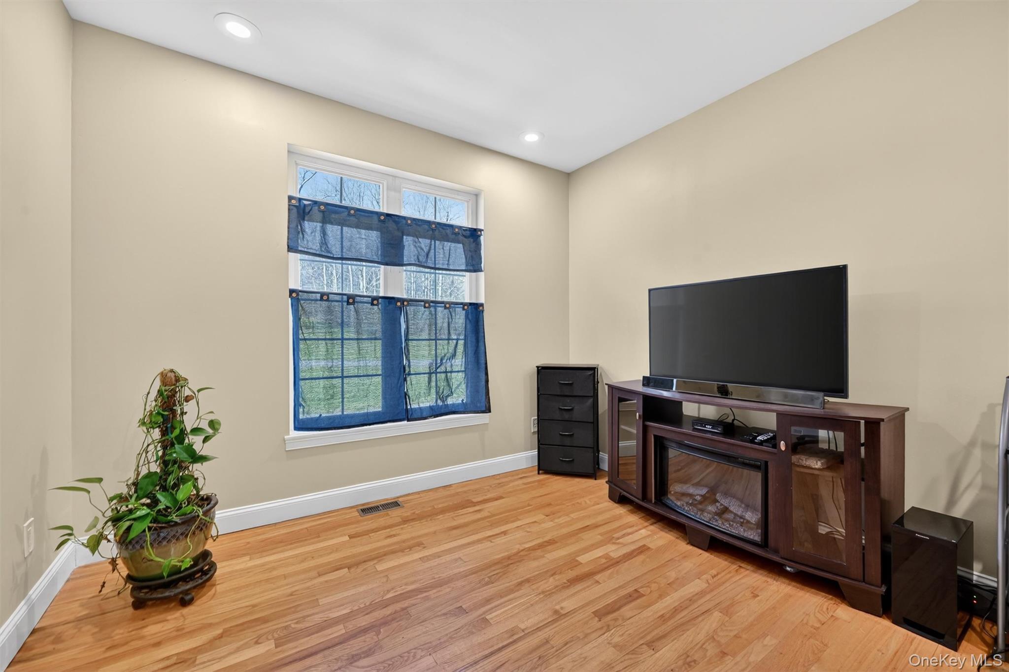 Single Family Willets  Orange County, NY 12550, MLS-982005-20