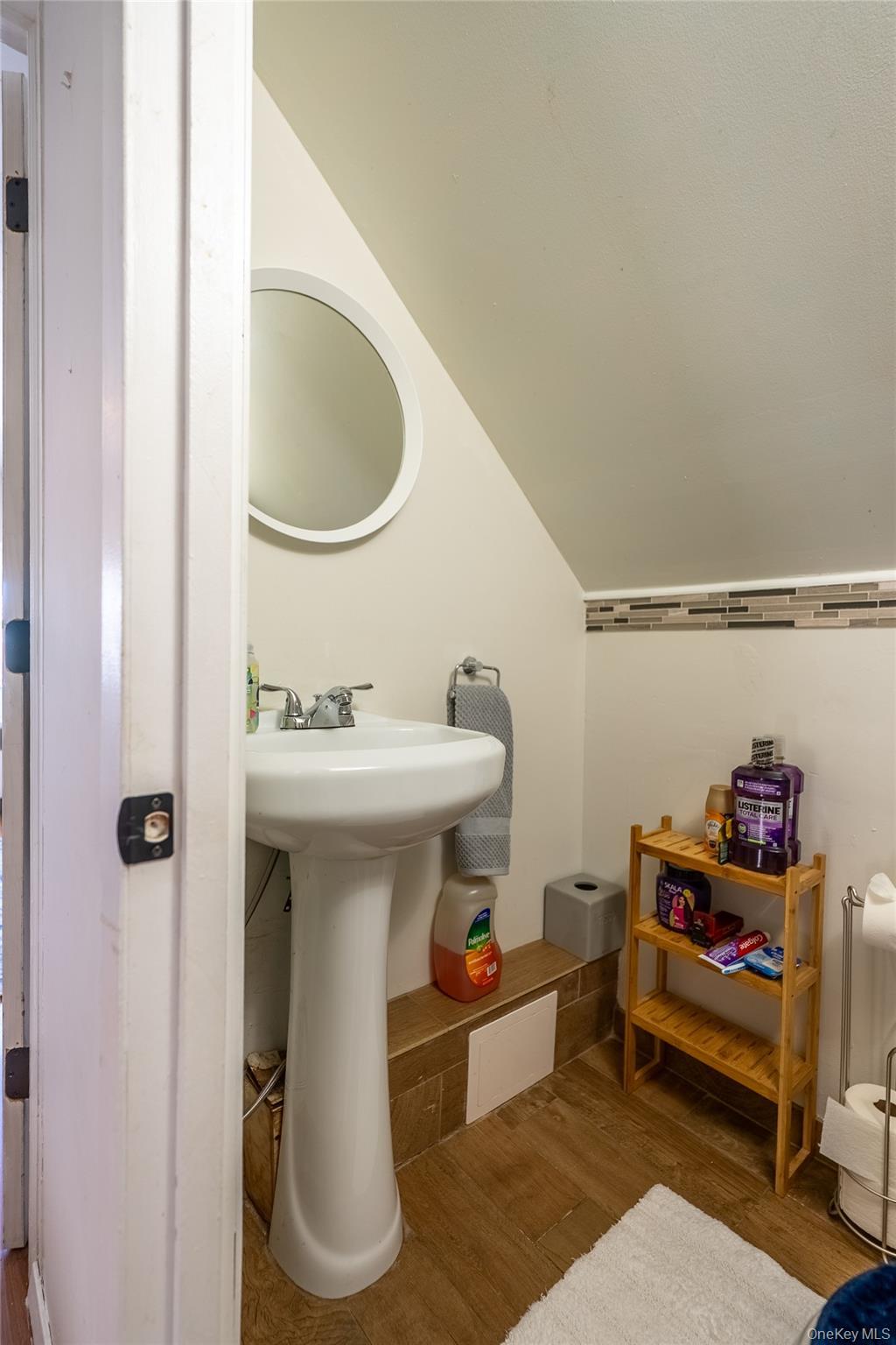 Single Family Bent  Nassau County, NY 11756, MLS-982006-15