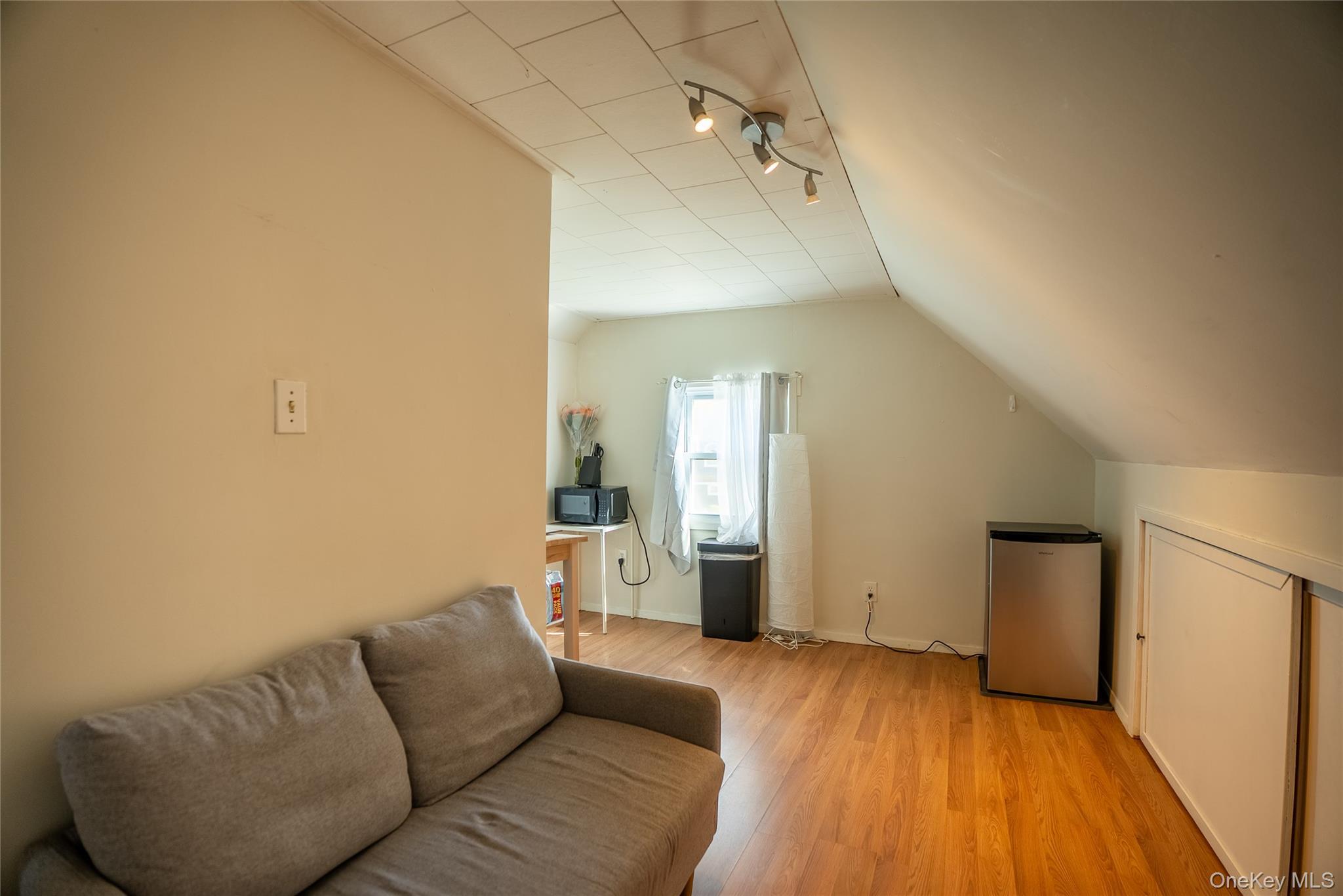 Single Family Bent  Nassau County, NY 11756, MLS-982006-17