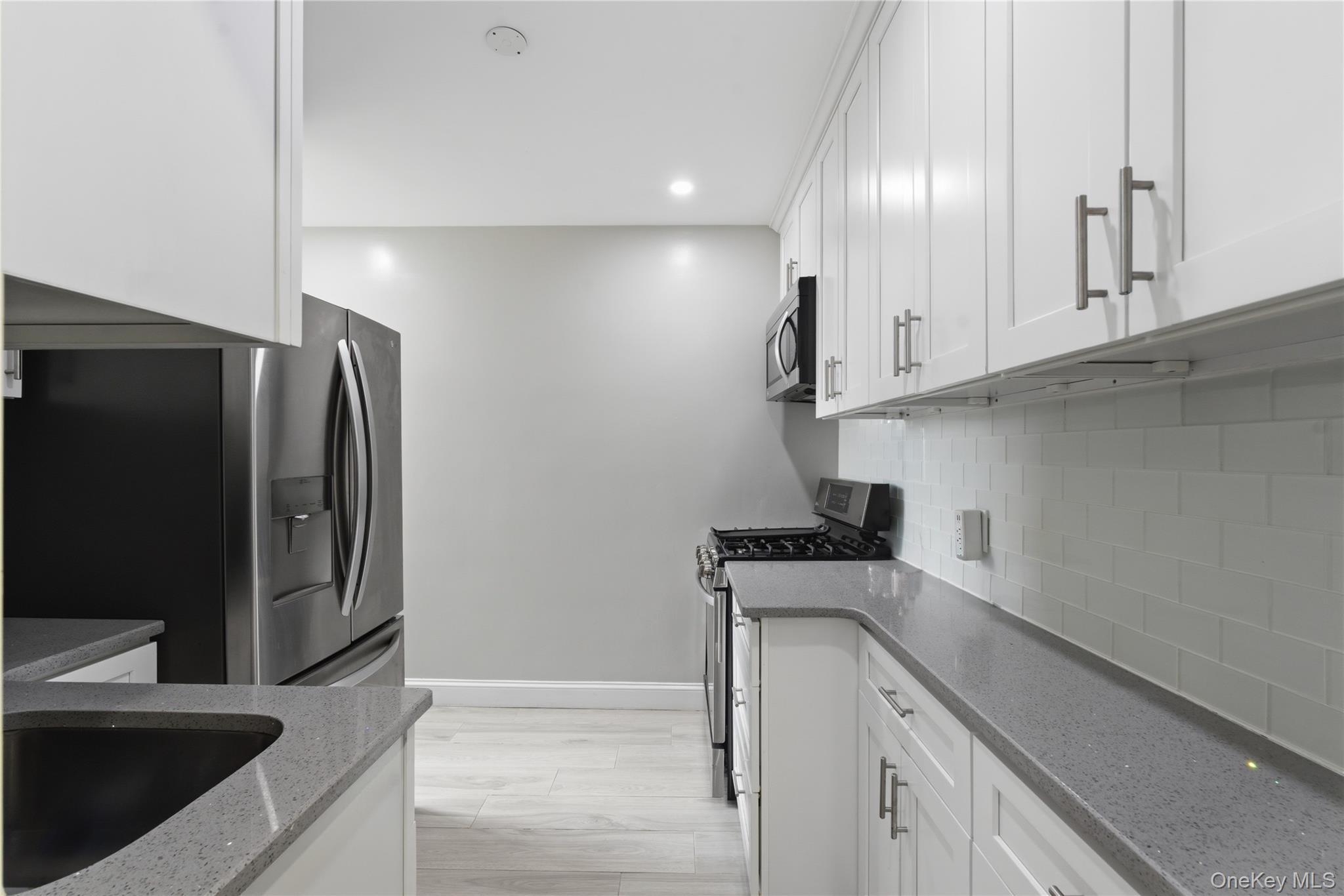 Coop Netherland  Bronx, NY 10471, MLS-982011-11