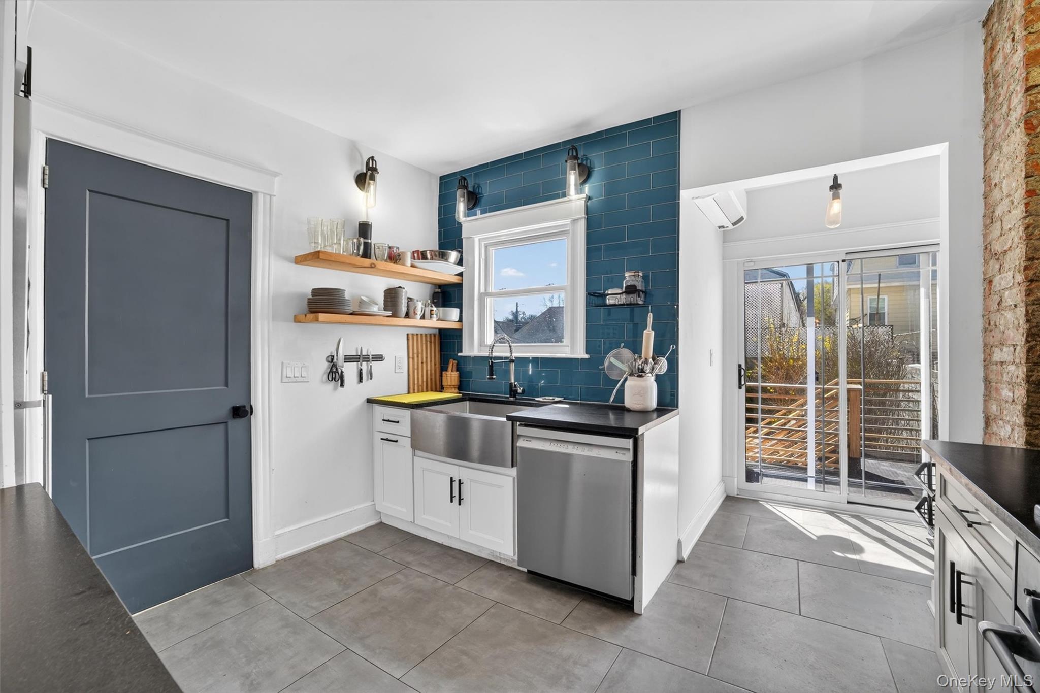 Single Family Beechwood  Westchester County, NY 10553, MLS-982026-21