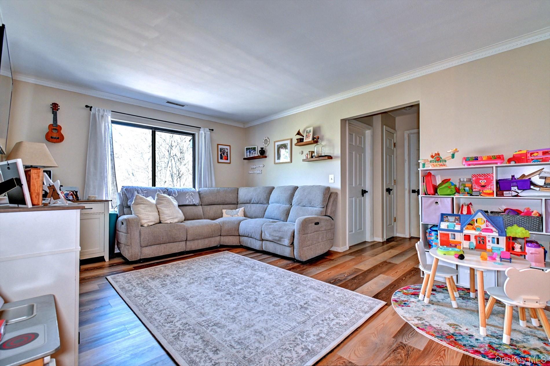 Condo Skyline  Suffolk County, NY 11727, MLS-982046-3