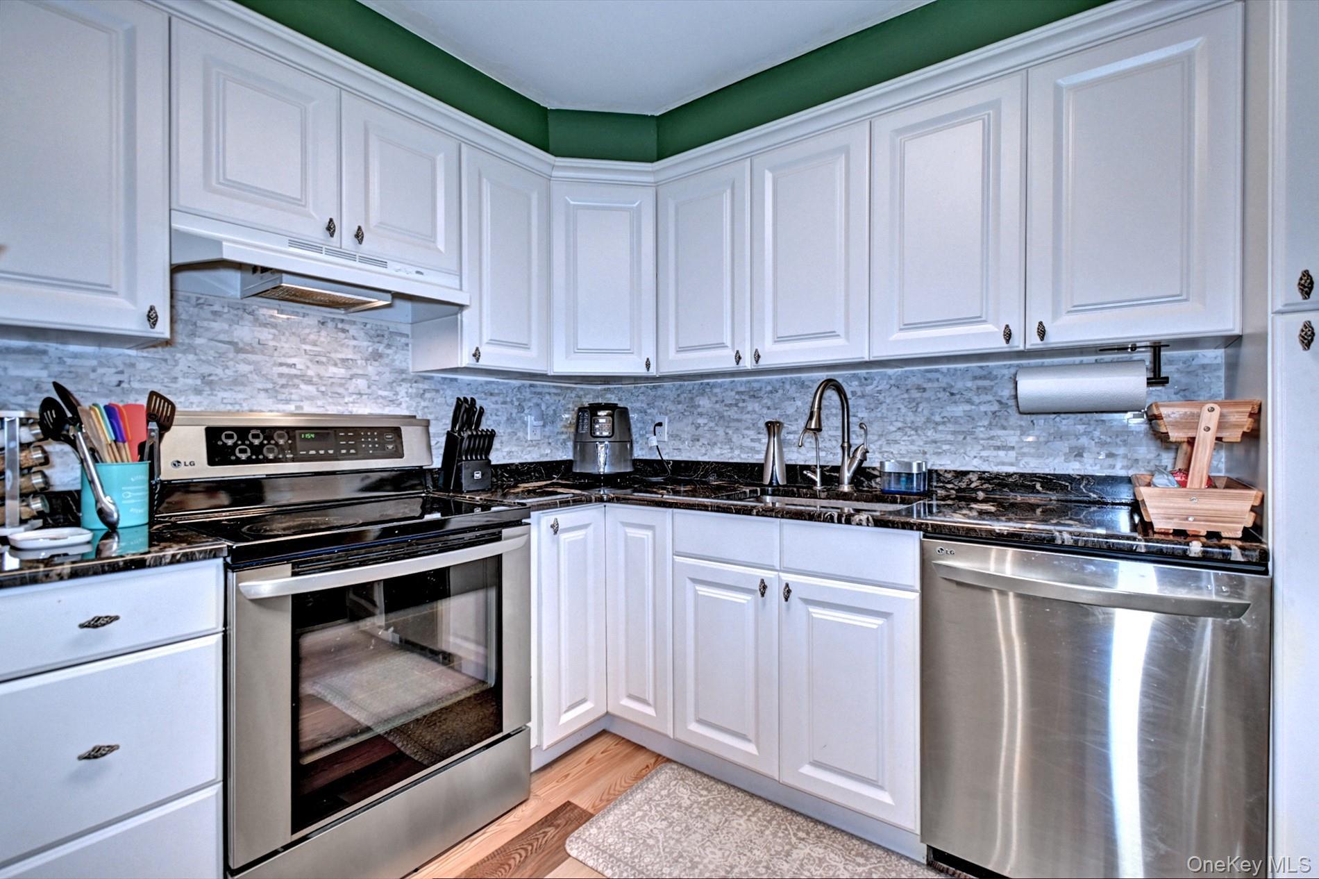 Condo Skyline  Suffolk County, NY 11727, MLS-982046-7