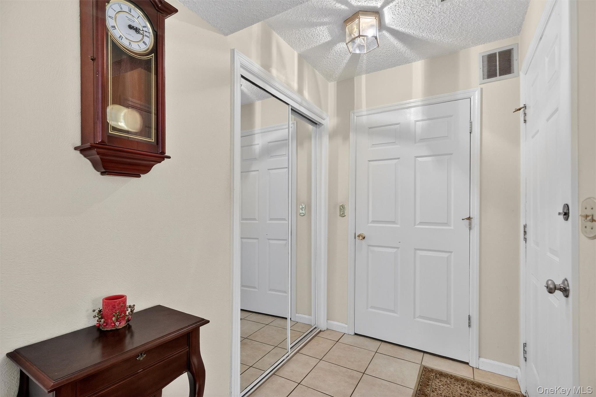 Condo Millholland Dutchess County, NY 12524, MLS-982048-4