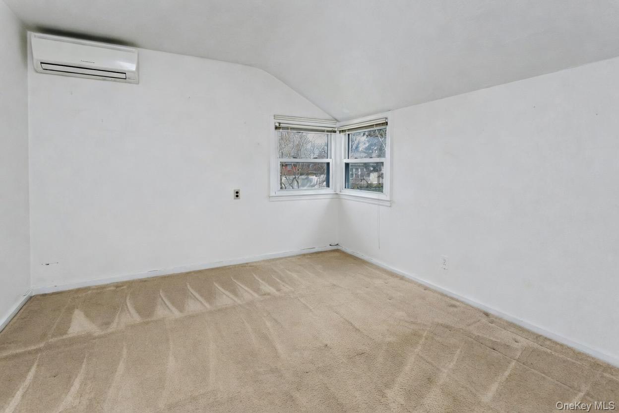 Single Family Roundhill  Westchester County, NY 10710, MLS-982050-20