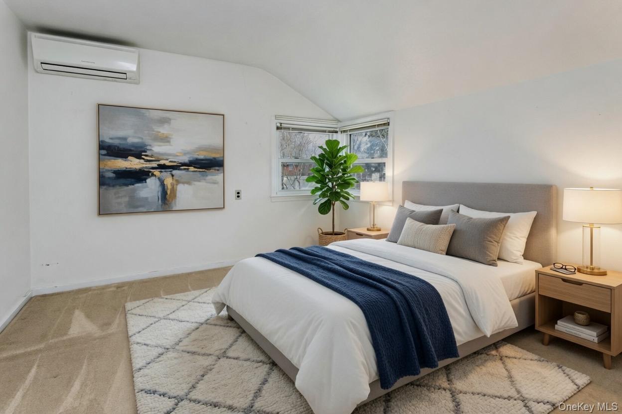 Single Family Roundhill  Westchester County, NY 10710, MLS-982050-21