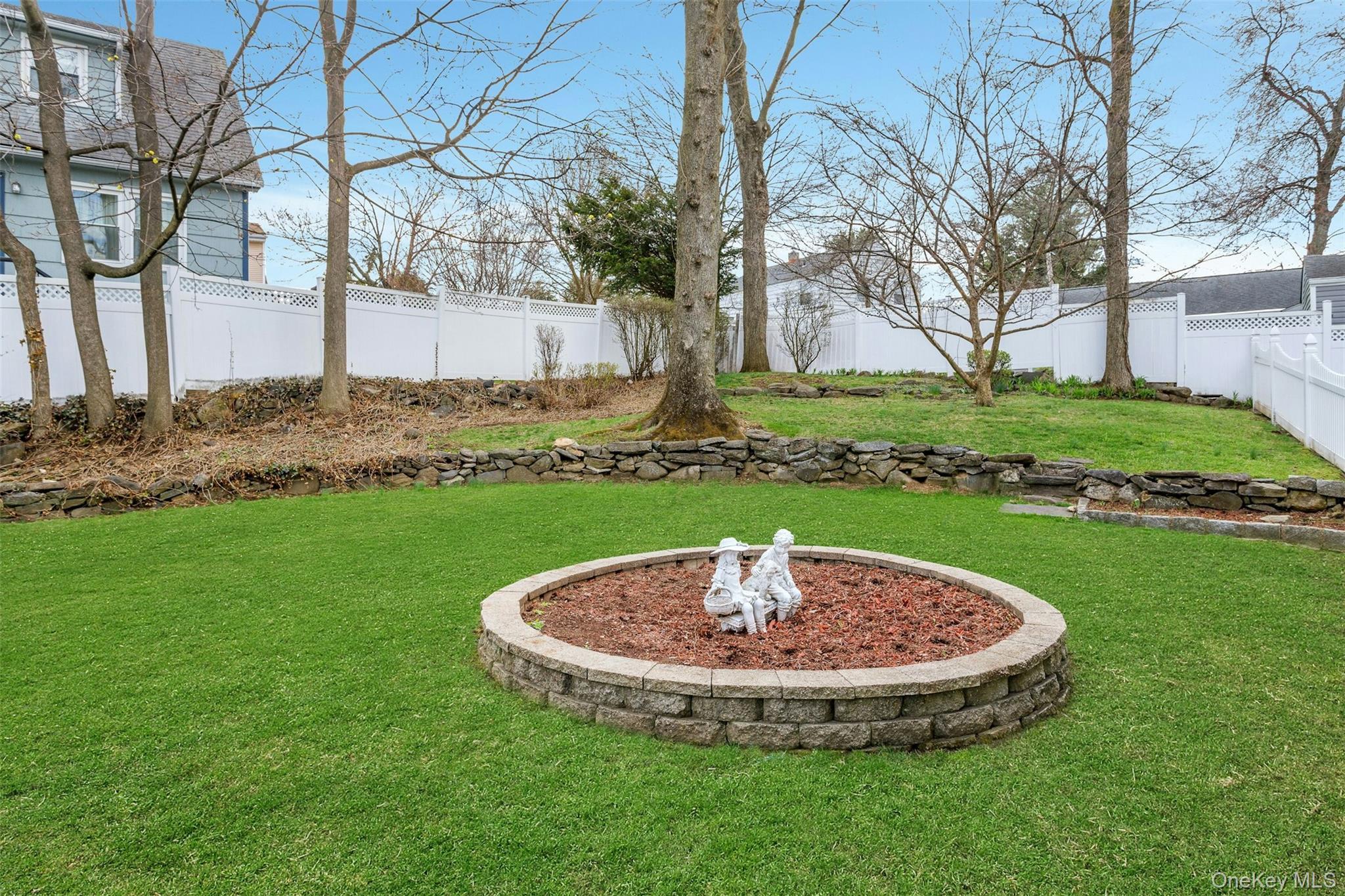 Single Family Roundhill  Westchester County, NY 10710, MLS-982050-24