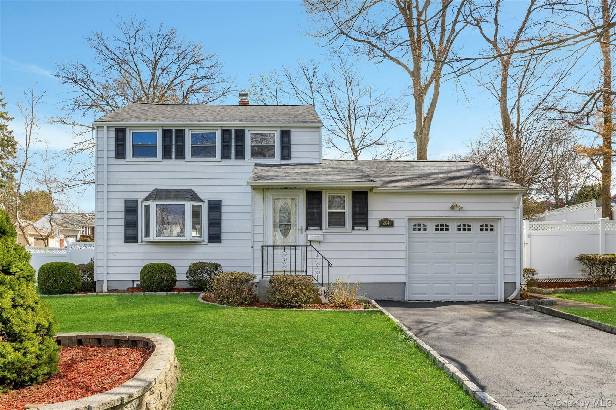 Single Family Roundhill  Westchester County, NY 10710, MLS-982050-26