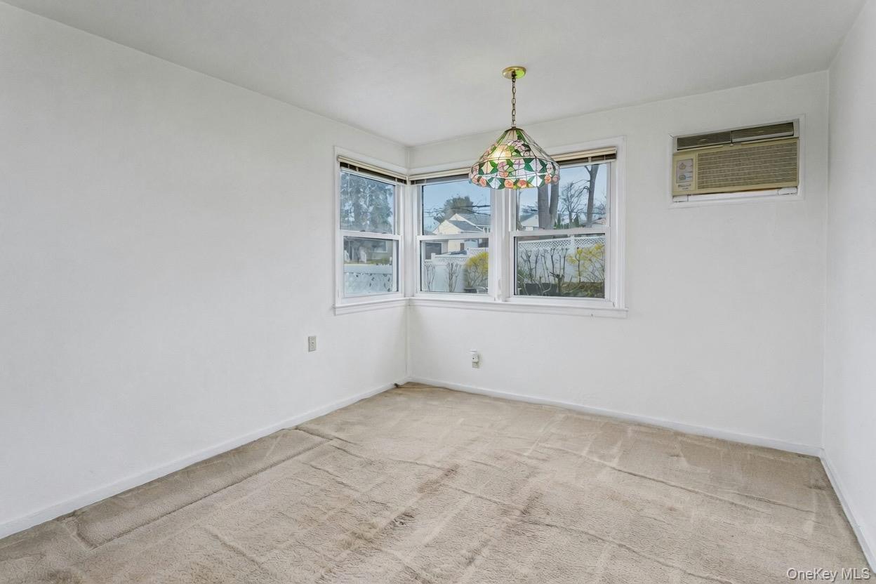 Single Family Roundhill  Westchester County, NY 10710, MLS-982050-8