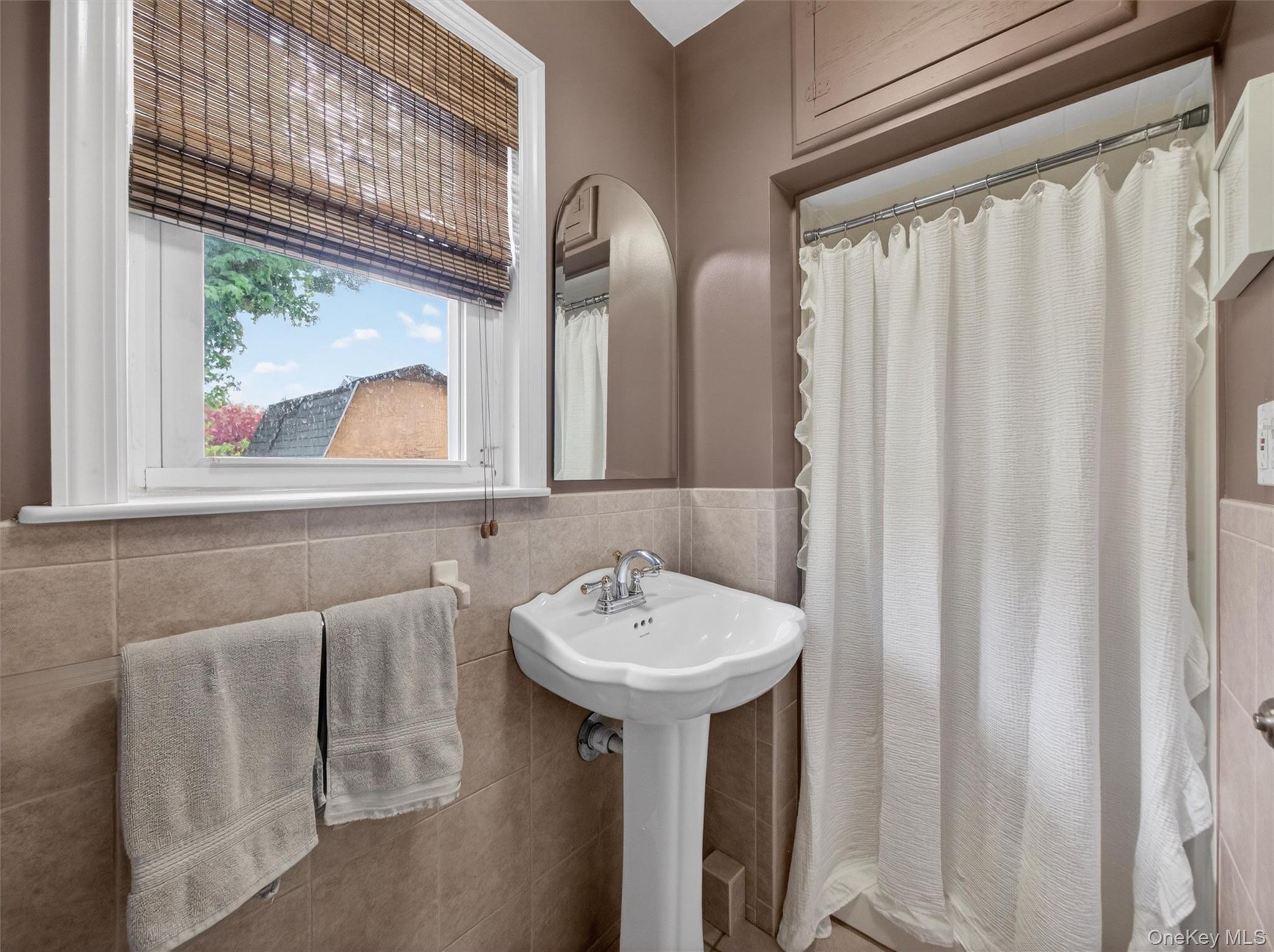 Single Family Hillside  Rockland County, NY 10901, MLS-982081-17