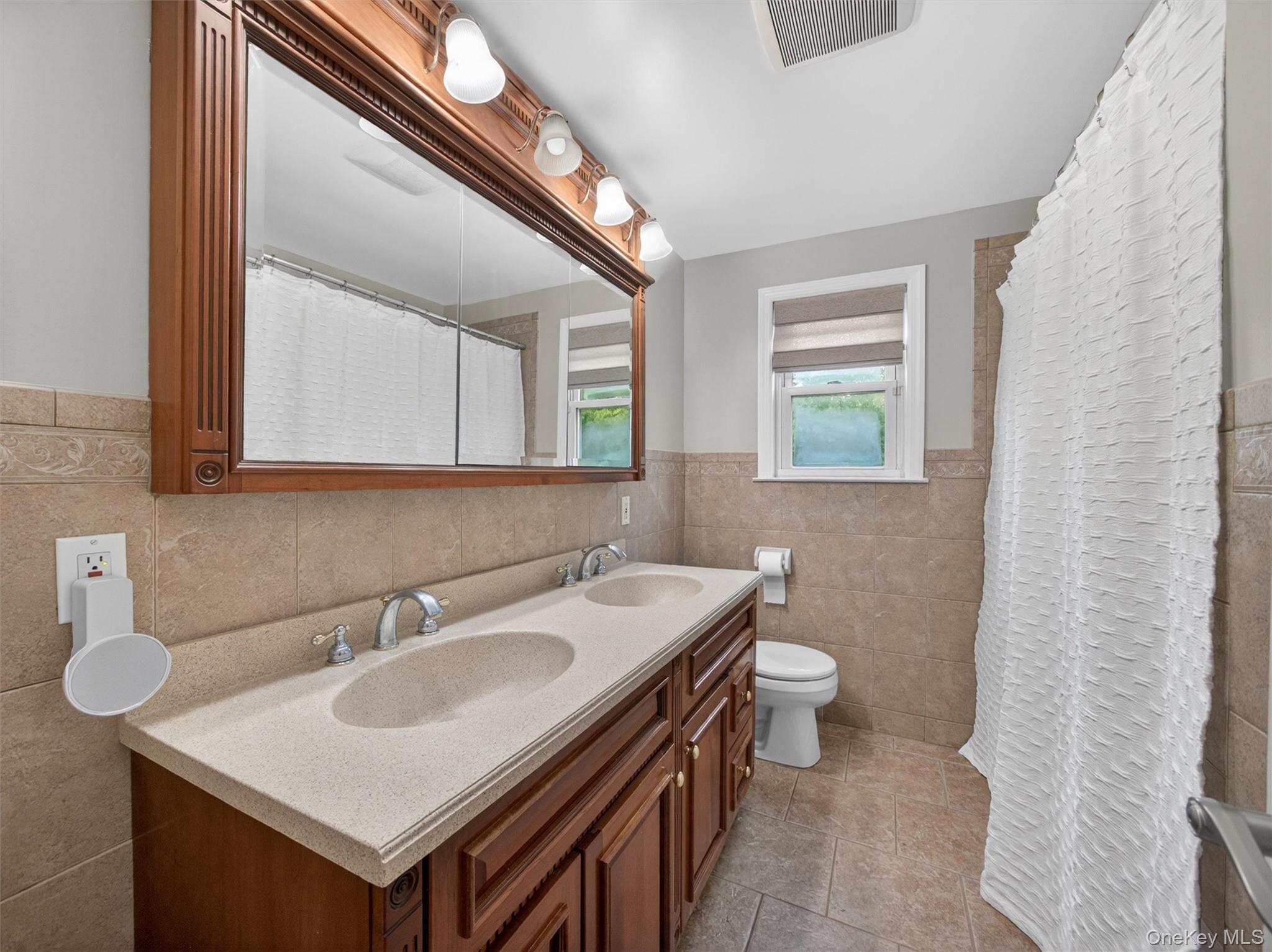 Single Family Hillside  Rockland County, NY 10901, MLS-982081-22