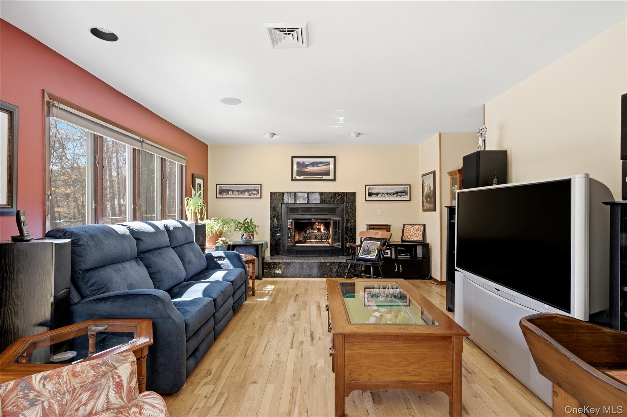 Single Family Peconic  Suffolk County, NY 11933, MLS-982082-6