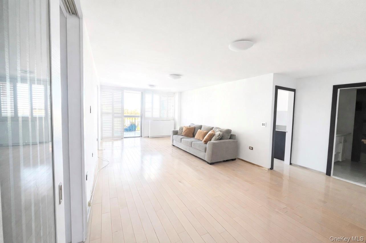 Condo Bay Club  Queens, NY 11360, MLS-982083-2