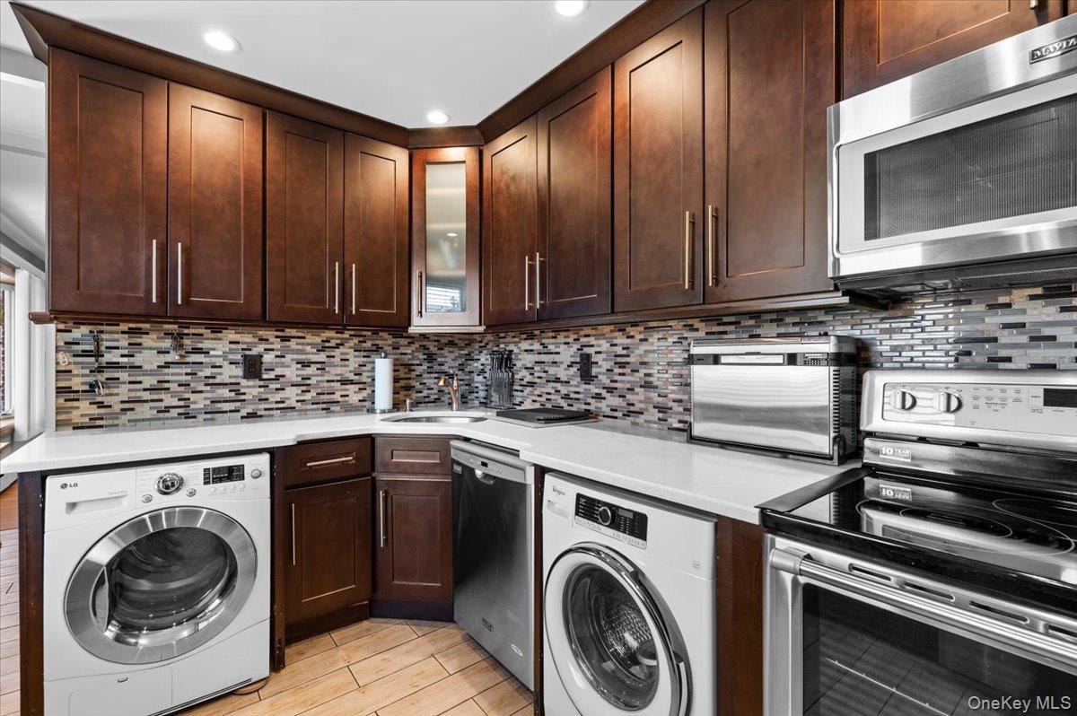 Single Family Slate Lane  Nassau County, NY 11756, MLS-982104-10