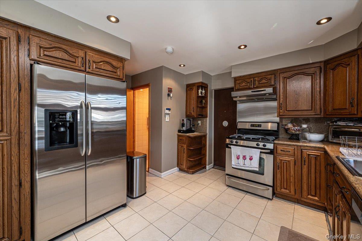 Single Family 34th Queens, NY 11358, MLS-982109-14