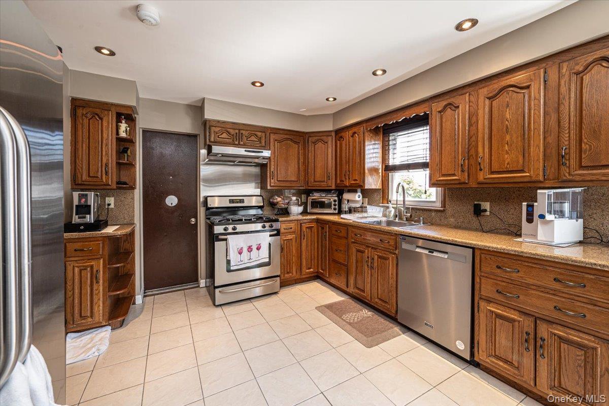 Single Family 34th Queens, NY 11358, MLS-982109-17