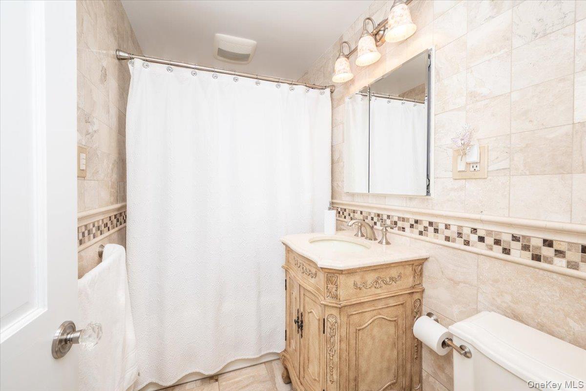 Single Family 34th Queens, NY 11358, MLS-982109-23
