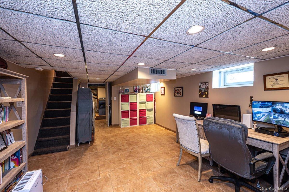 Single Family 34th Queens, NY 11358, MLS-982109-28