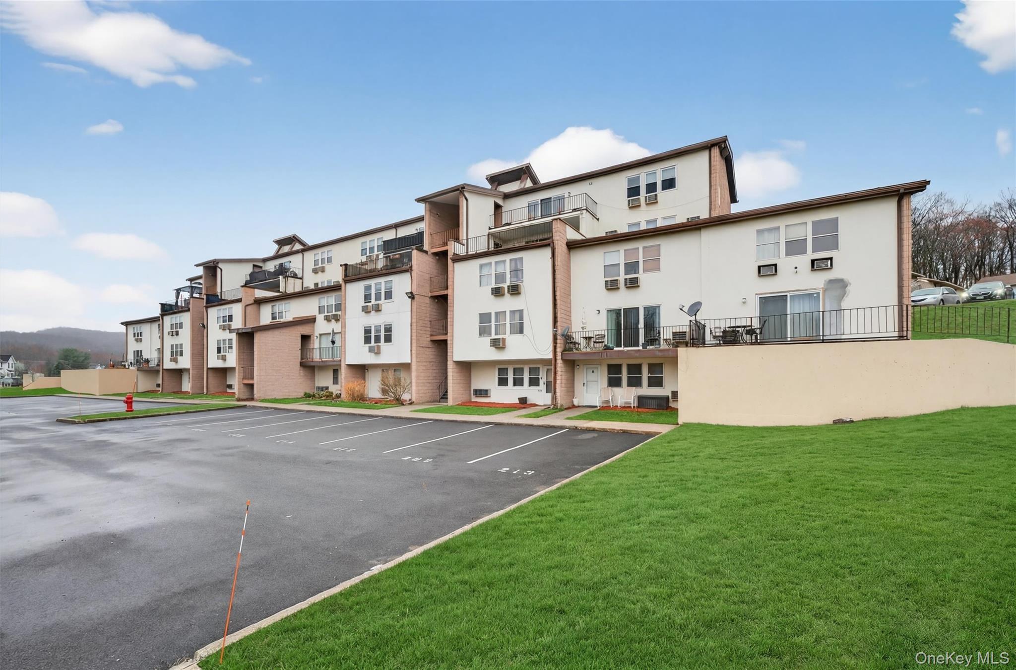 Condo Concord Orange County, NY 10940, MLS-982111-29