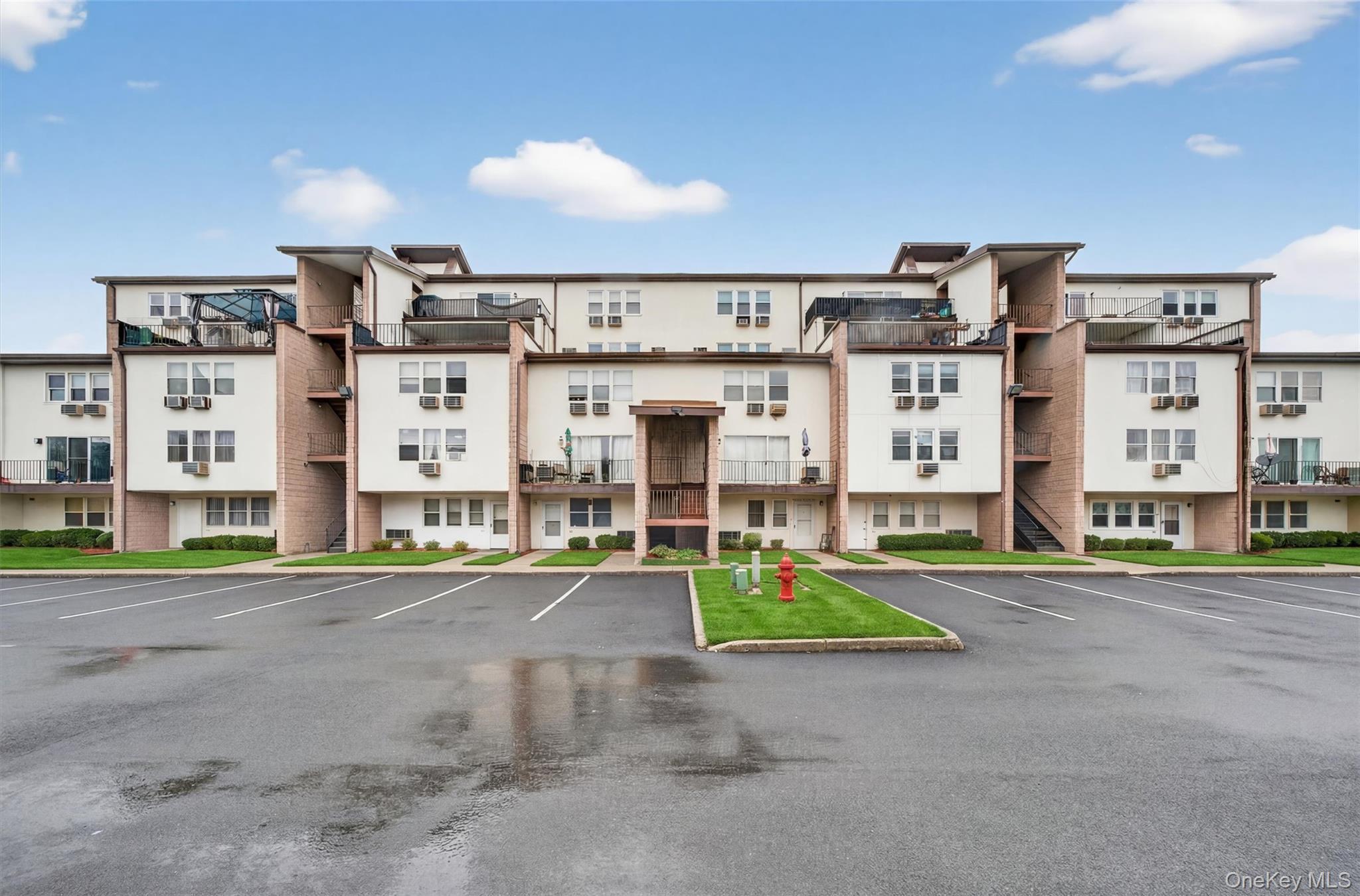 Condo Concord Orange County, NY 10940, MLS-982111-30