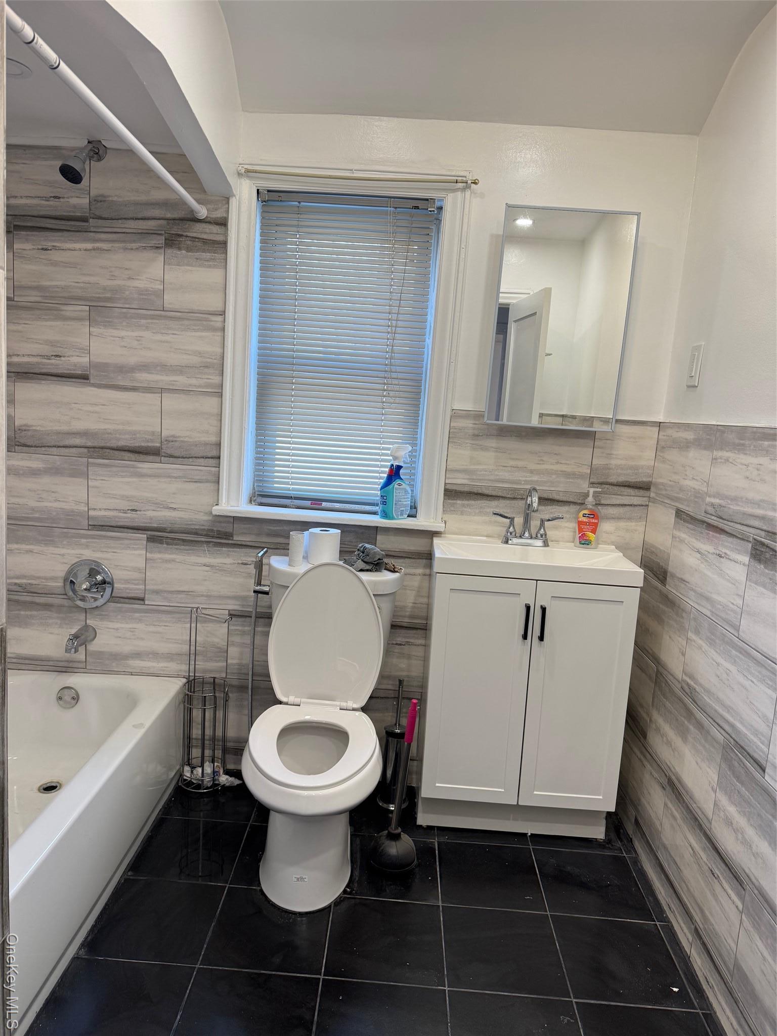Single Family 219th  Queens, NY 11411, MLS-982125-22