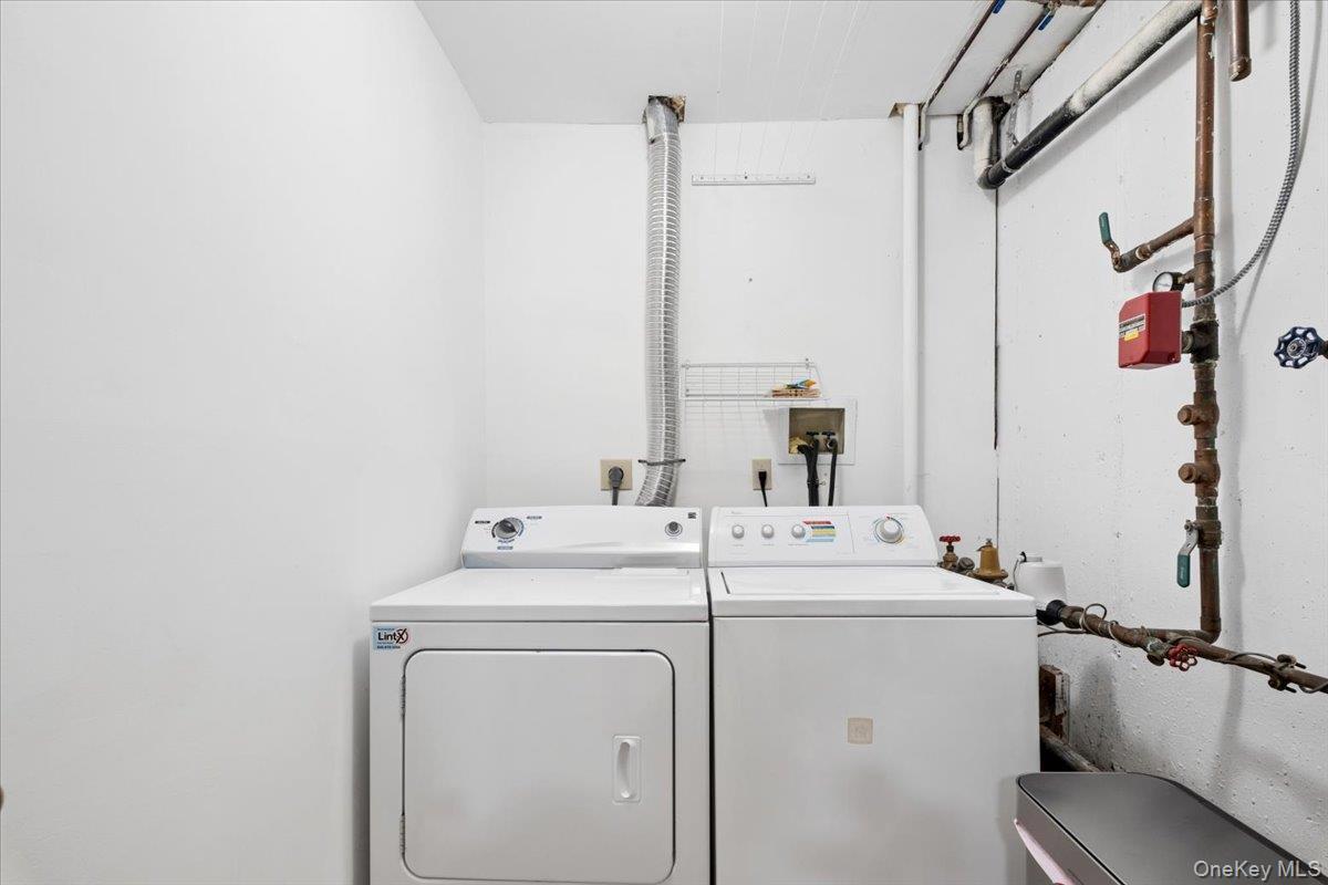 Single Family Sandpiper  Westchester County, NY 10598, MLS-982129-39