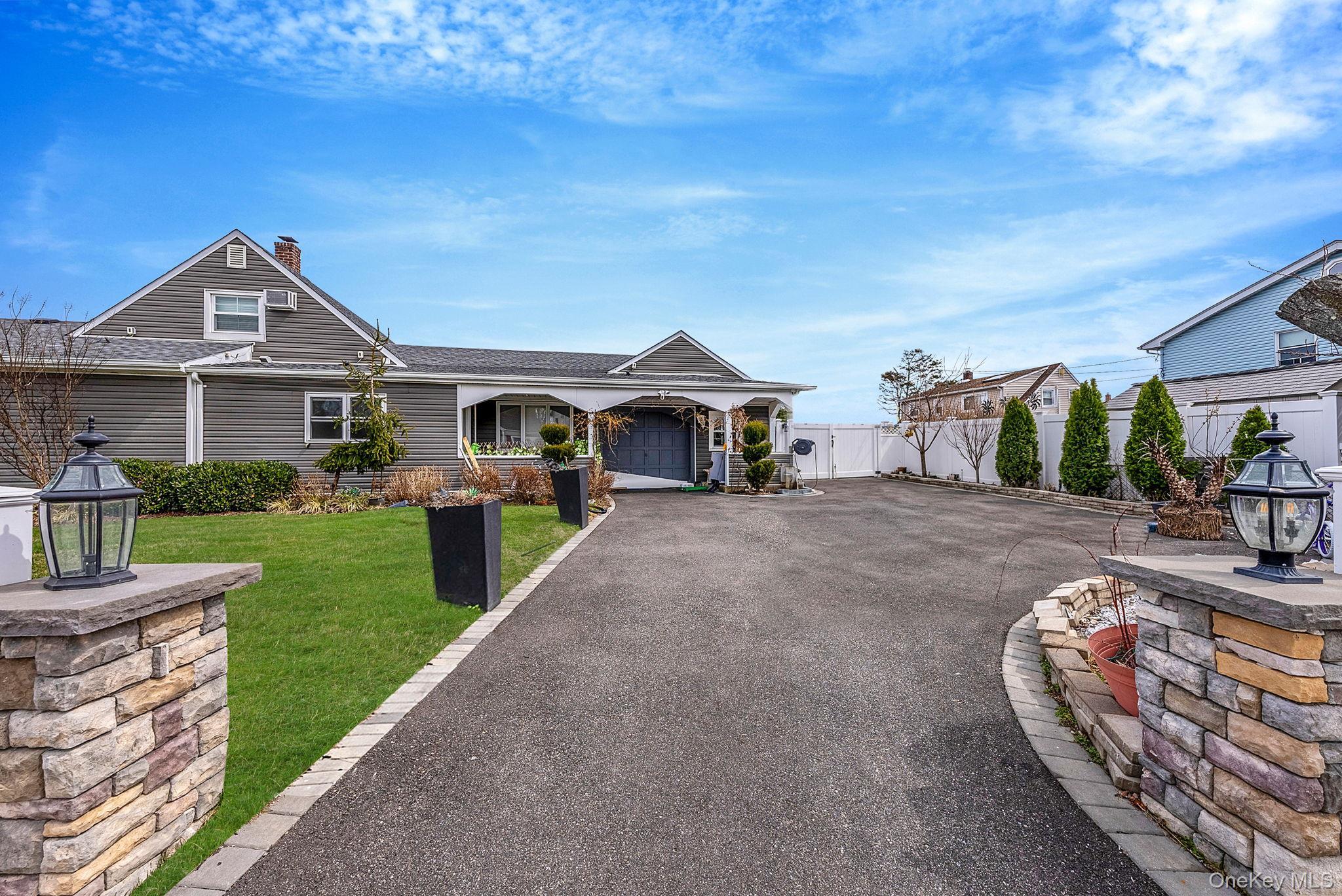 Single Family Drake  Nassau County, NY 11756, MLS-982133-10