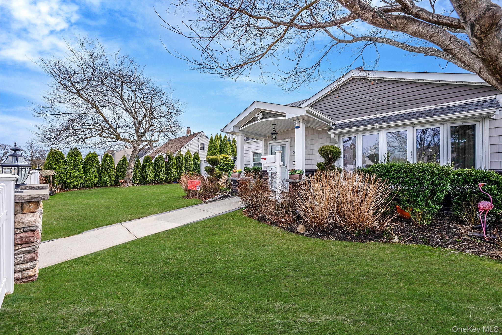 Single Family Drake  Nassau County, NY 11756, MLS-982133-5