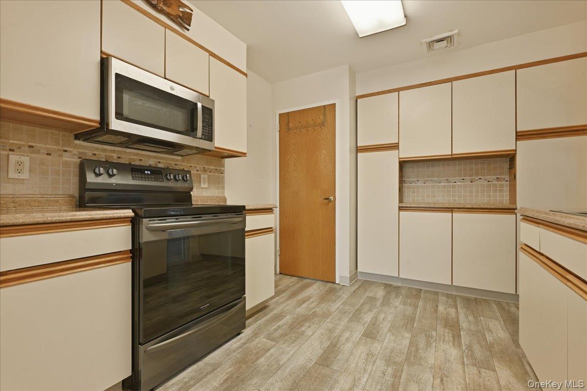 Single Family Jasmine  Nassau County, NY 11581, MLS-982143-15