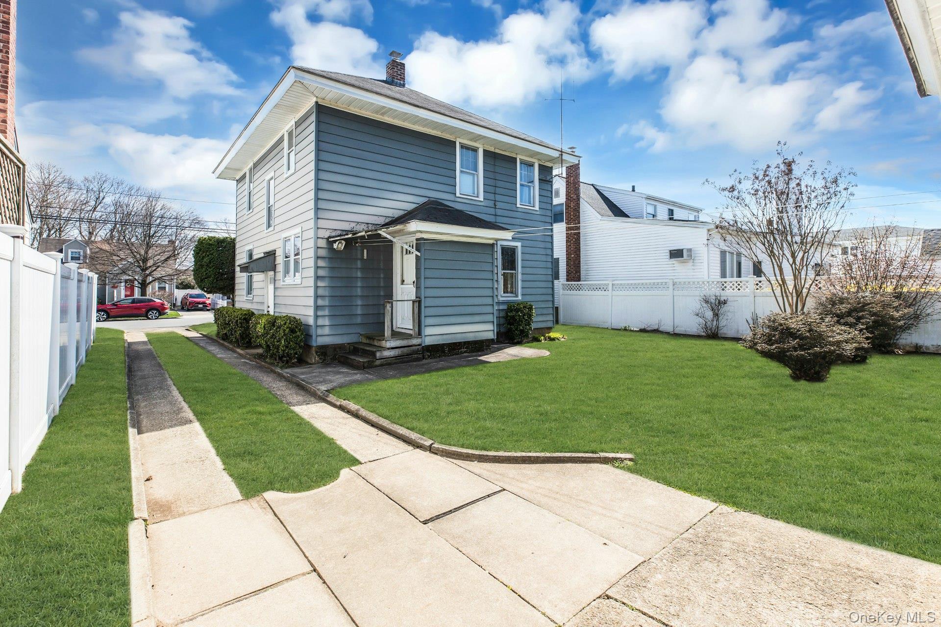 Single Family Stuyvesant  Nassau County, NY 11566, MLS-982152-16