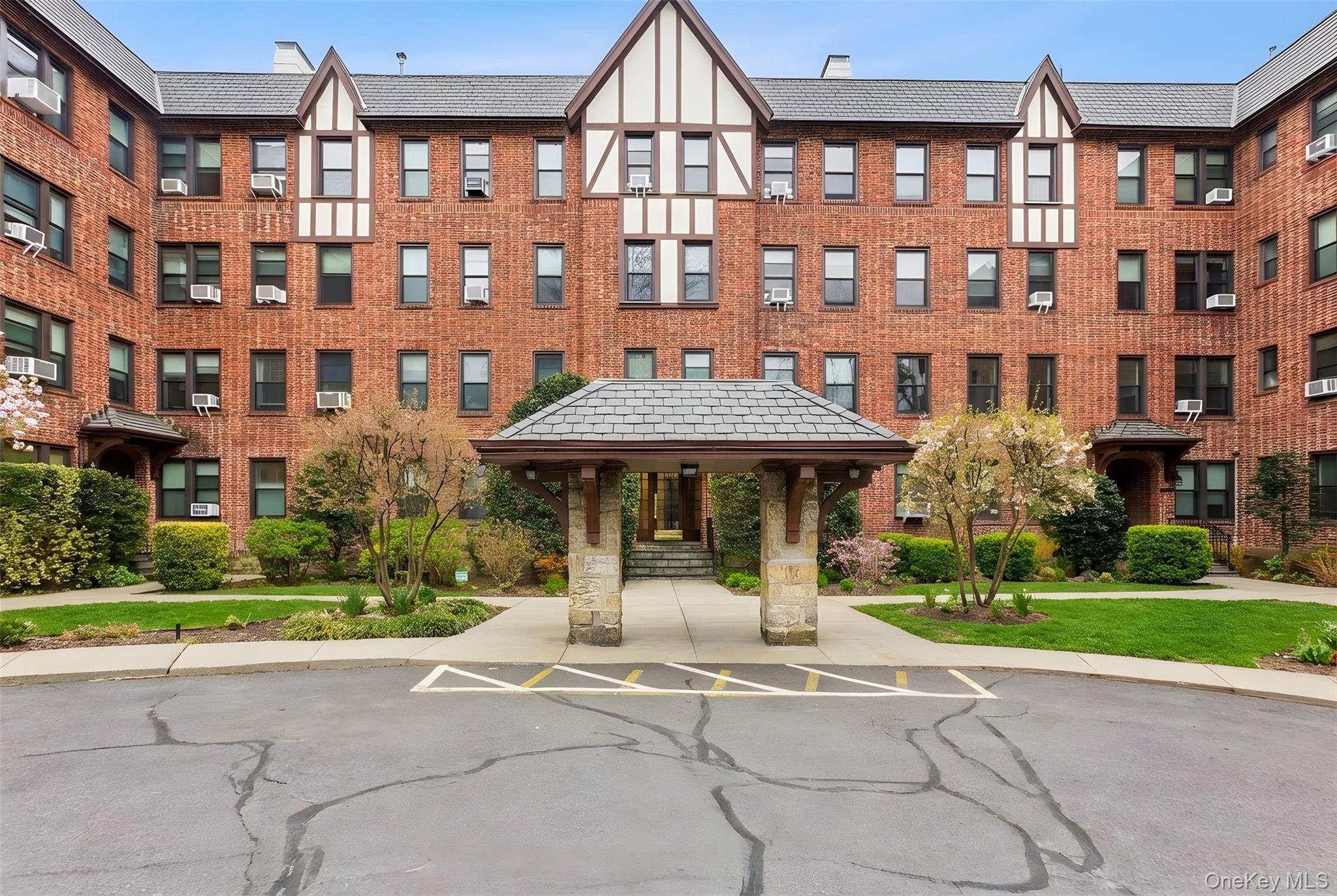 Coop Bronxville  Westchester County, NY 10708, MLS-982153-3