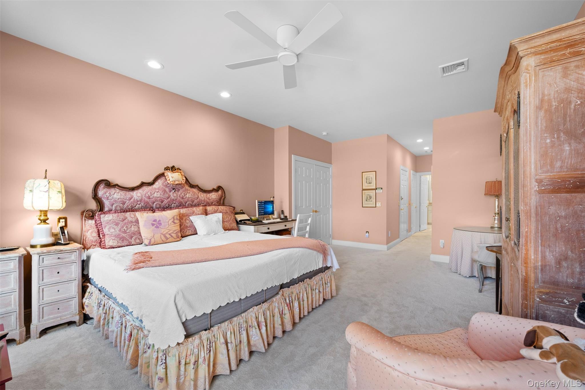 Condo Overlook  Nassau County, NY 11050, MLS-982160-22