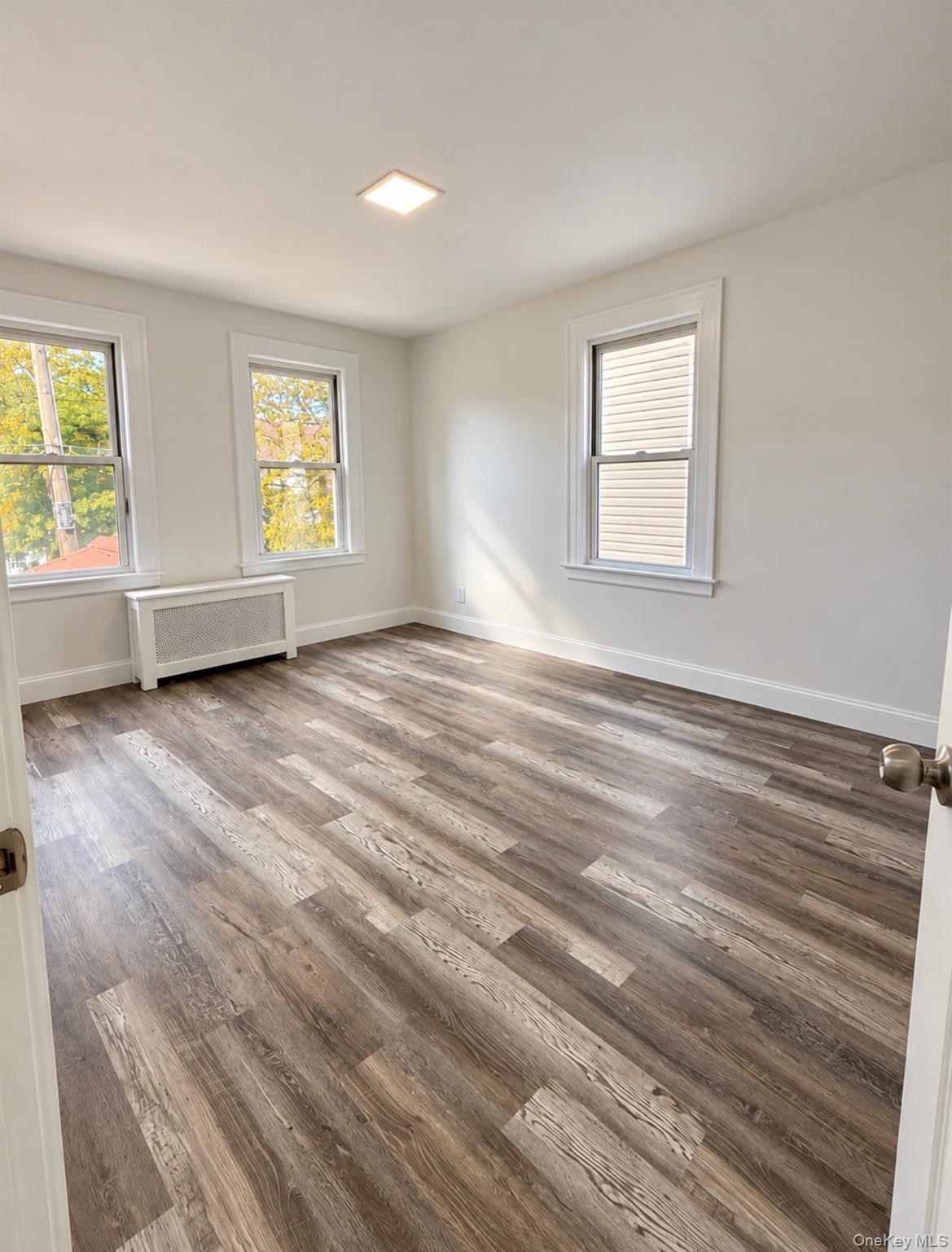Single Family 79th Avenue  Queens, NY 11385, MLS-982181-6