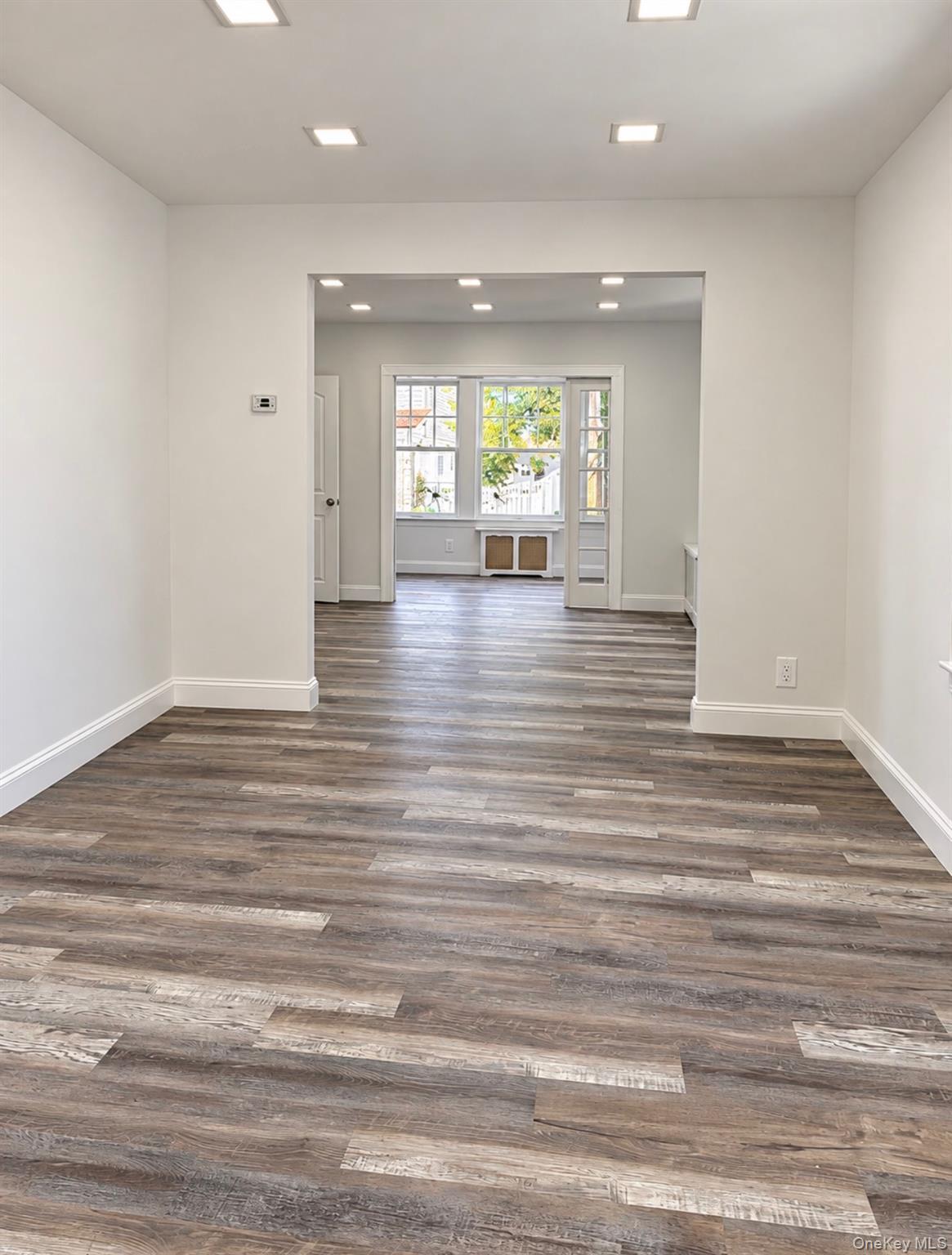 Single Family 79th Avenue  Queens, NY 11385, MLS-982181-8