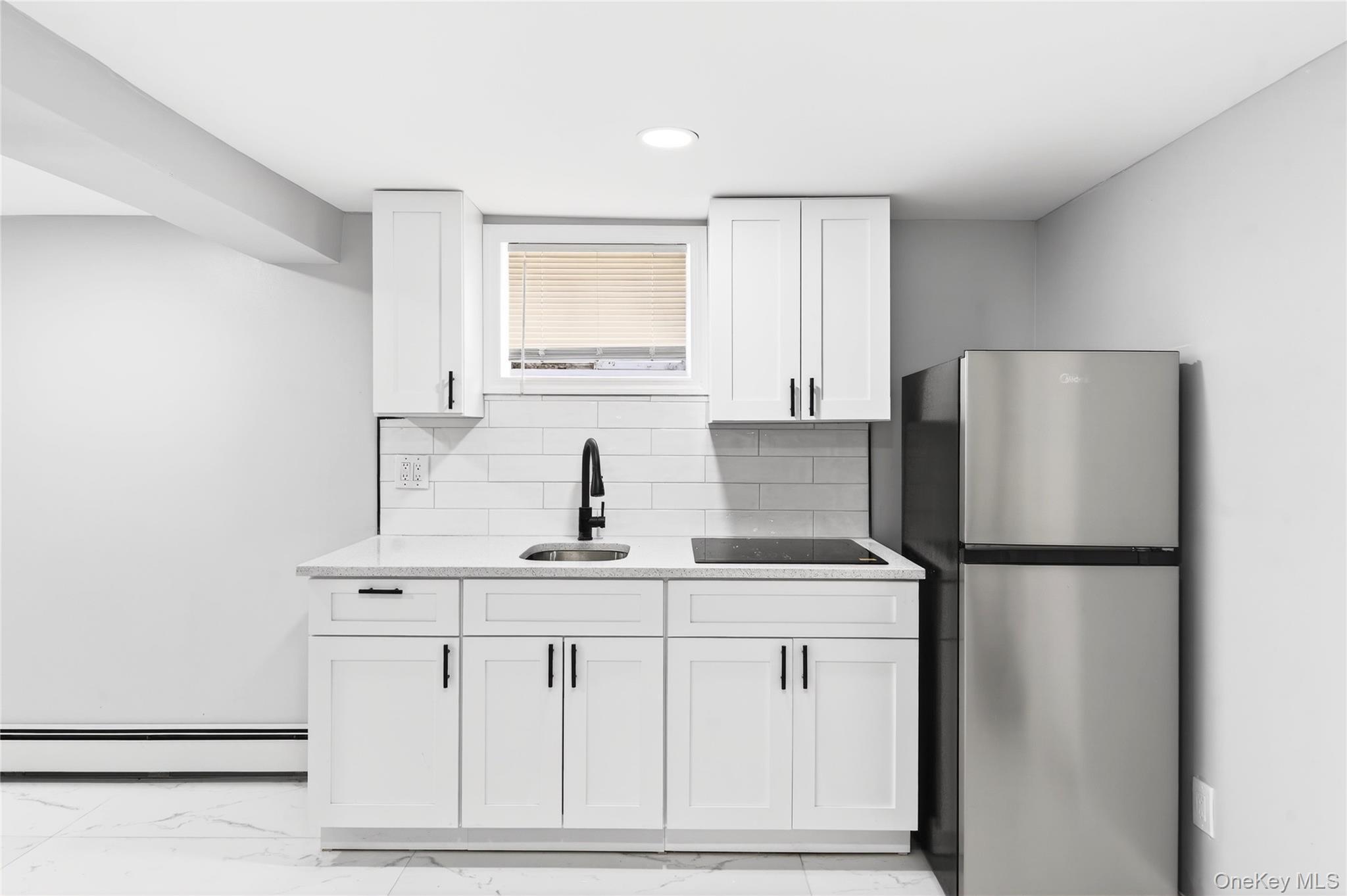Single Family Madison Nassau County, NY 11550, MLS-982187-10