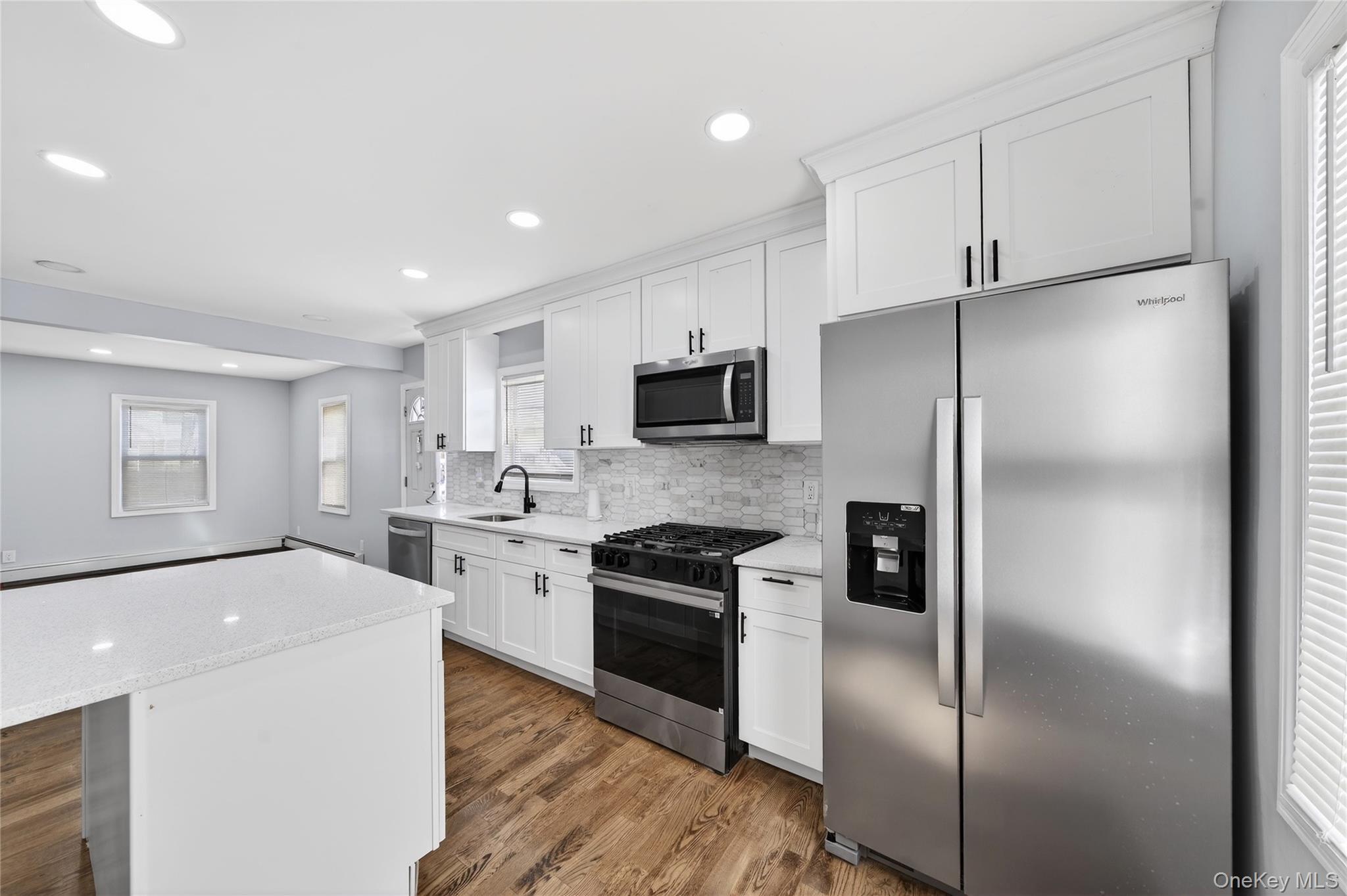 Single Family Madison Nassau County, NY 11550, MLS-982187-3