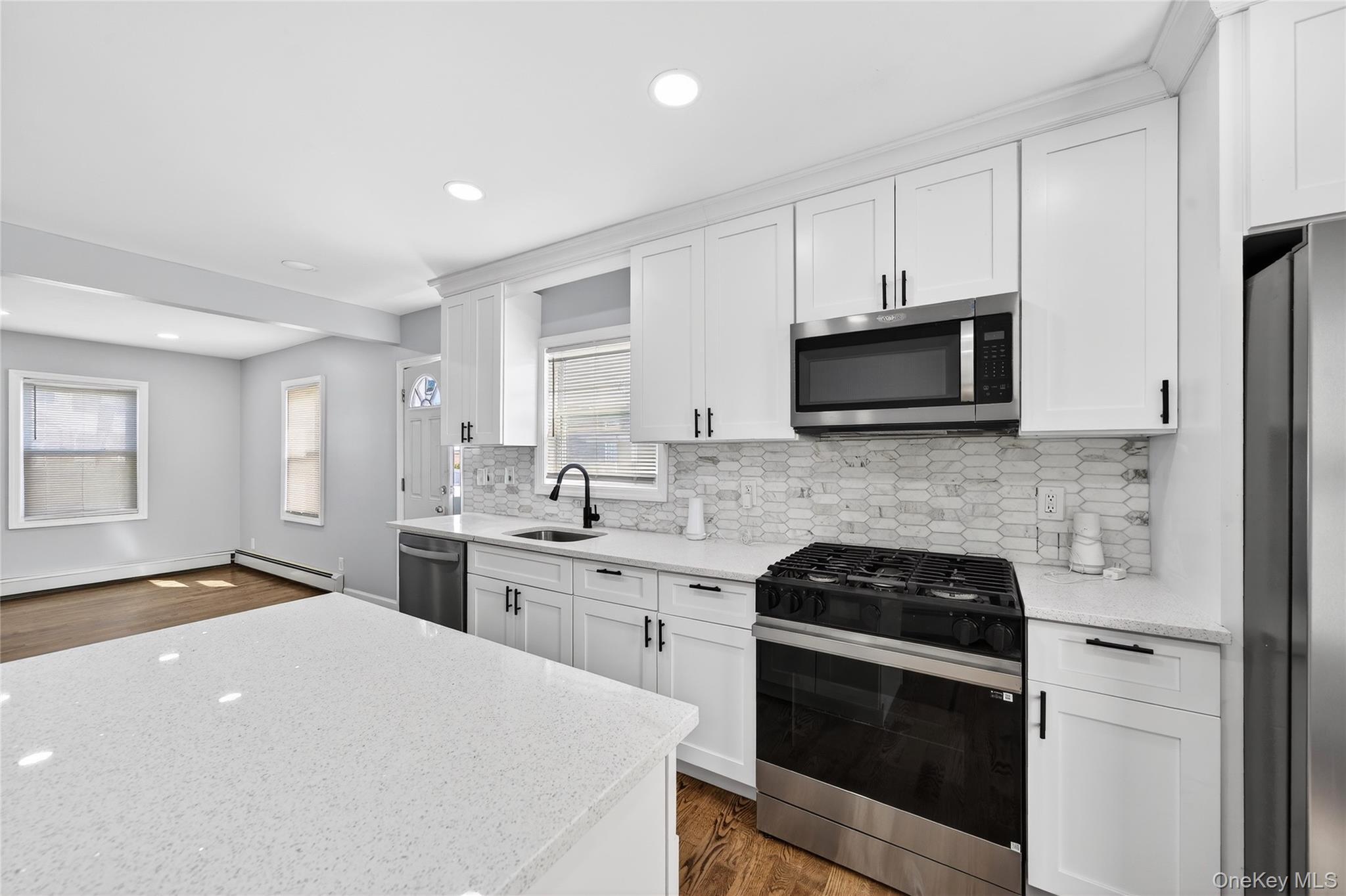 Single Family Madison Nassau County, NY 11550, MLS-982187-4