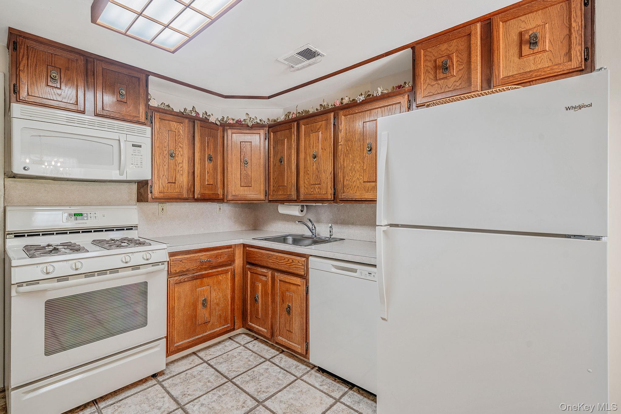 Condo Birchwood  Suffolk County, NY 11763, MLS-982215-13