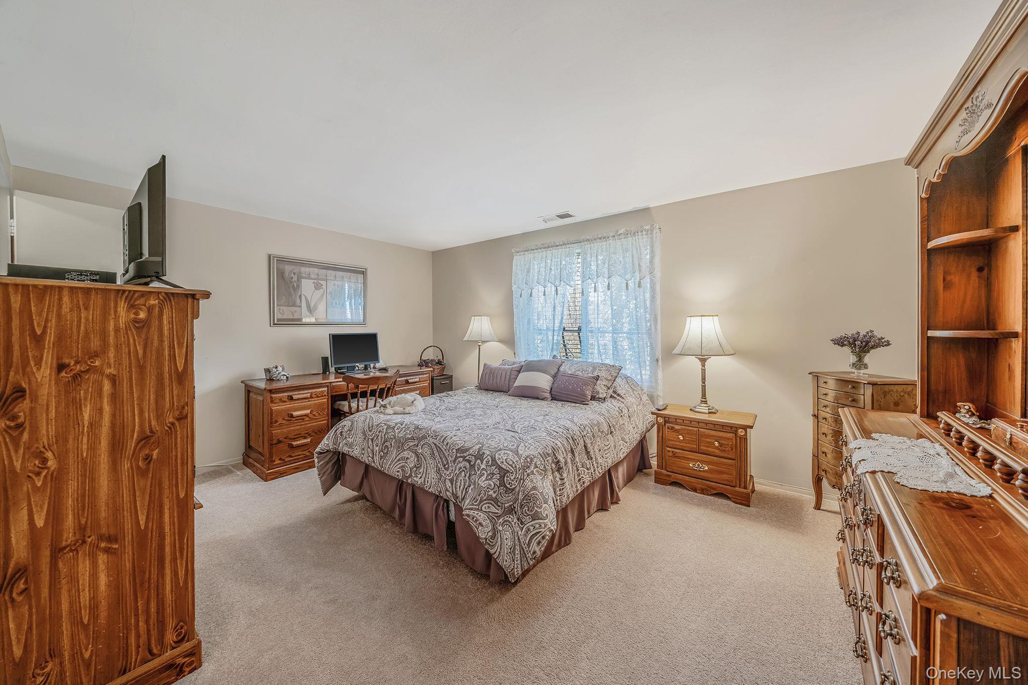 Condo Birchwood  Suffolk County, NY 11763, MLS-982215-15