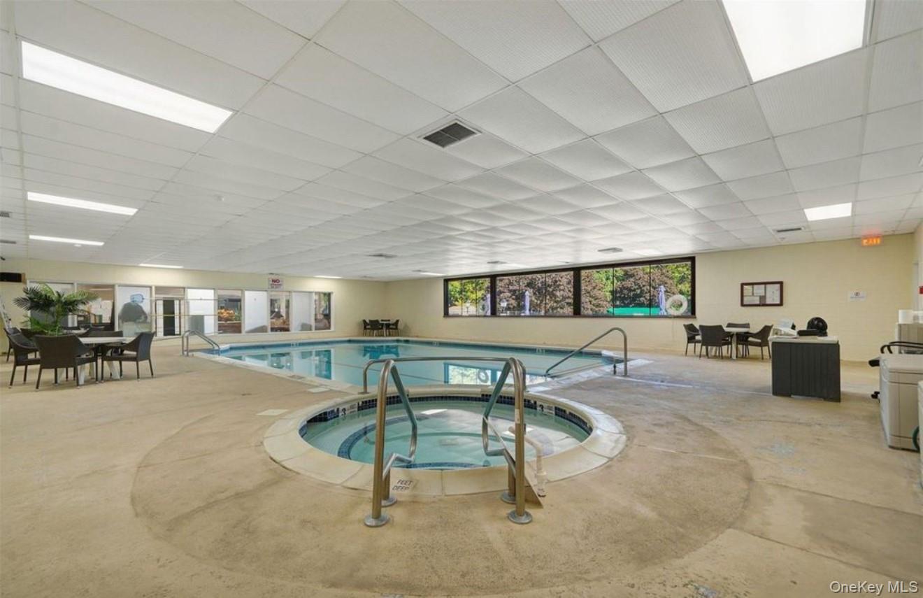 Condo Birchwood  Suffolk County, NY 11763, MLS-982215-28