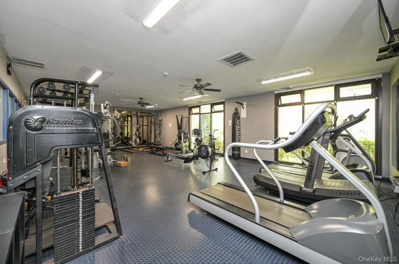 Condo Birchwood  Suffolk County, NY 11763, MLS-982215-30